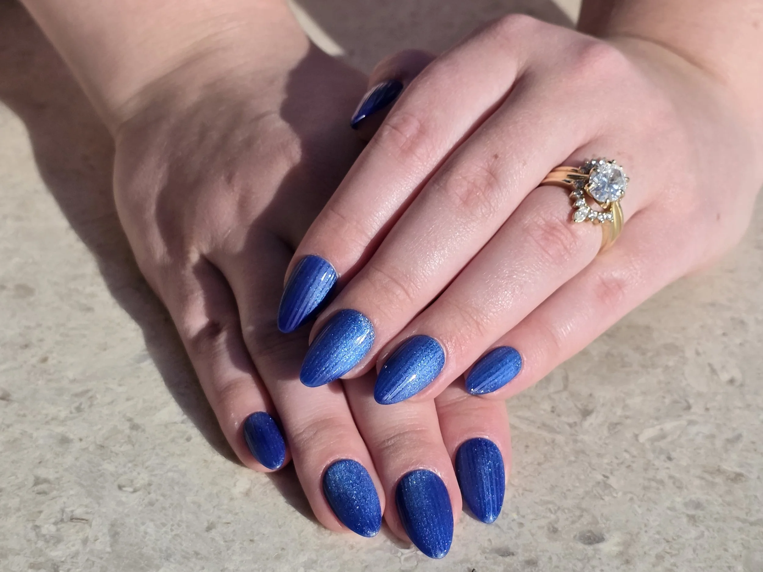 💎 Blue Fluted Glass