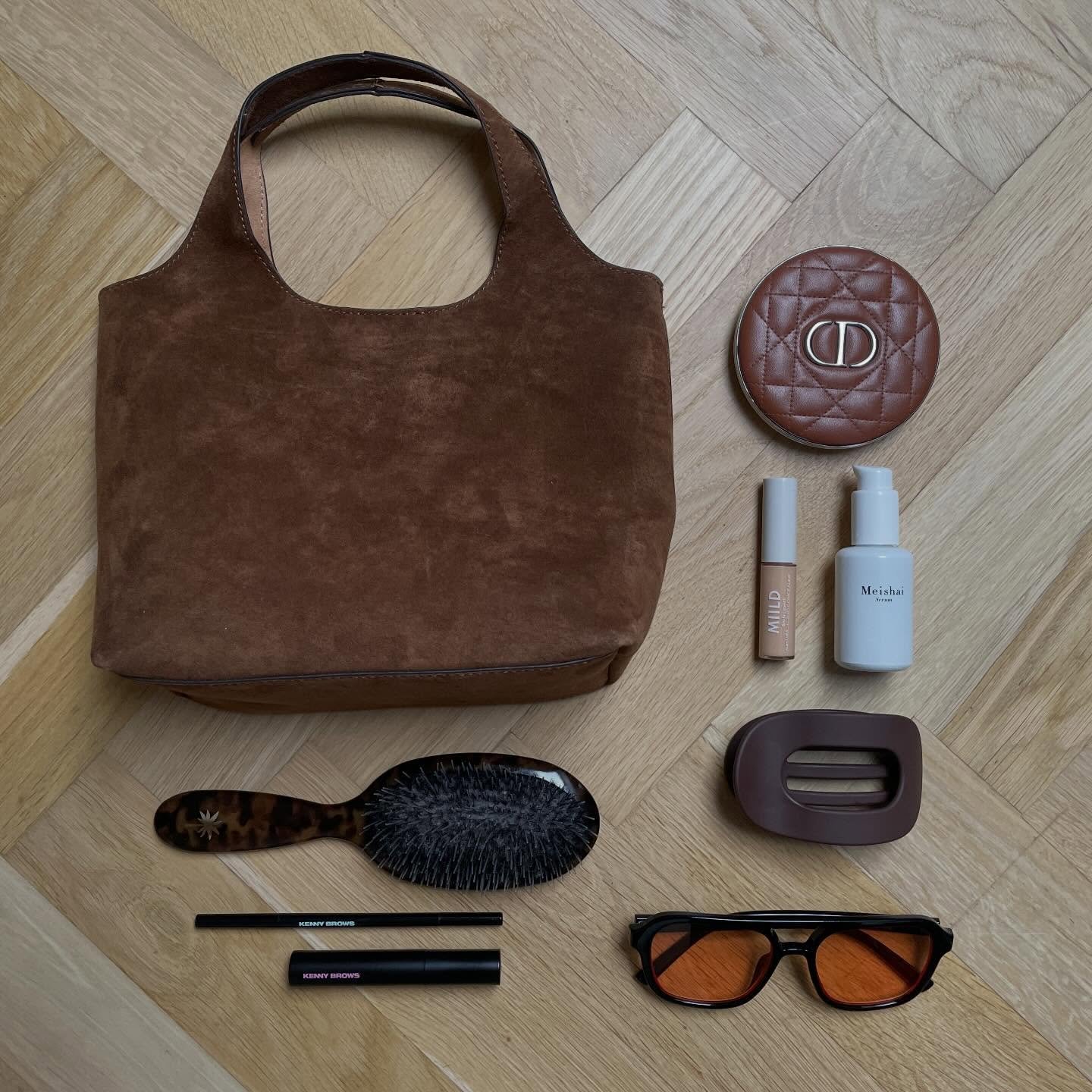 what&rsquo;s in your hairdresser&rsquo;s bag this spring 

#whatsinmybag #aalborg