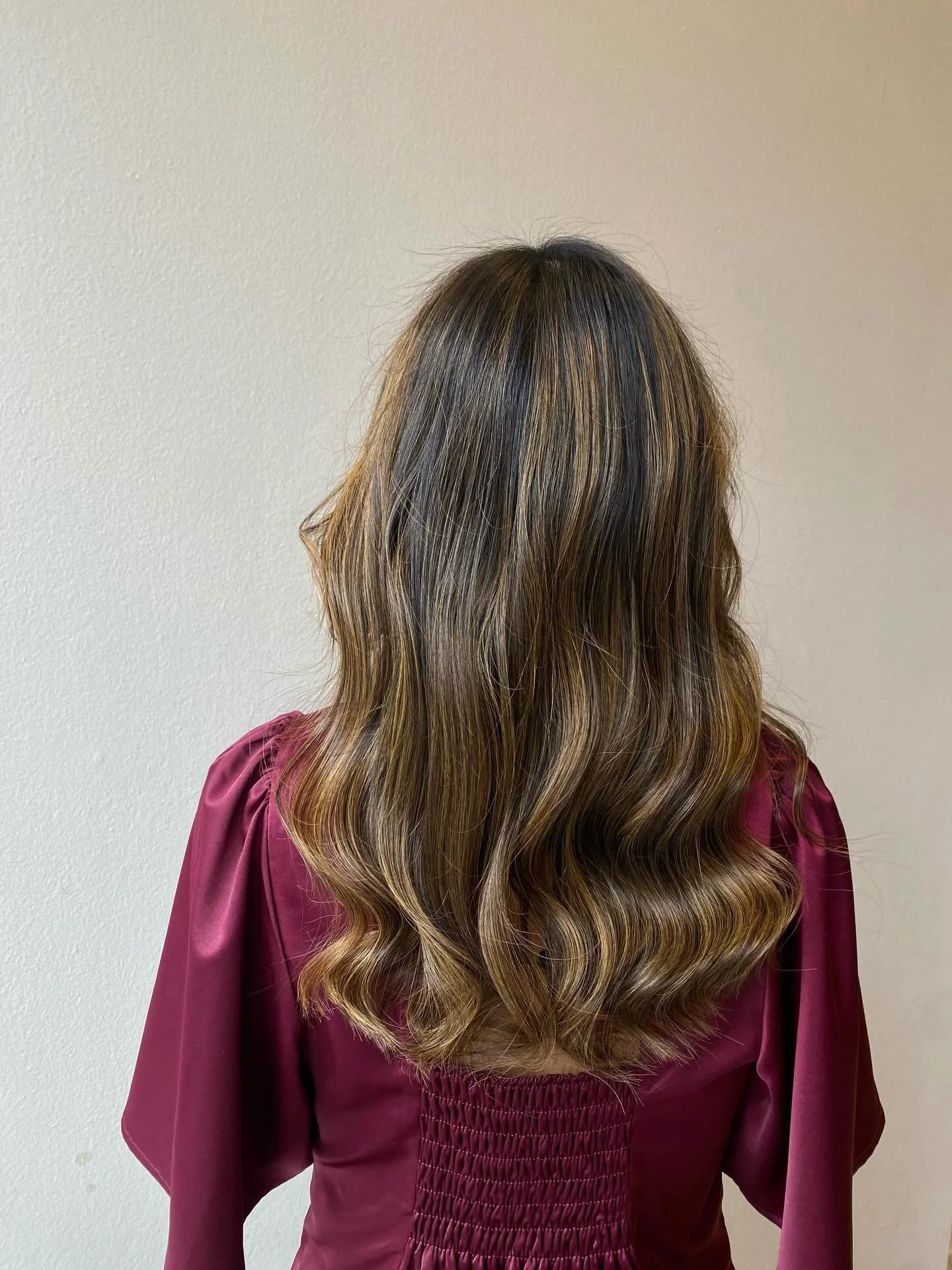 Balayage inkl. klip 

Lavet af @nelle_beauty_ 

#brunettebalayage #fris&oslash;raalborg #balayage #aalborg ✨