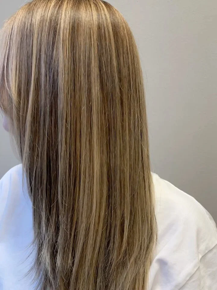 masser af lowlights for et mere naturlig udtryk inkl. klip 🤍

#fris&oslash;raalborg #lowlights #haircut #fris&oslash;raalborgcentrum
