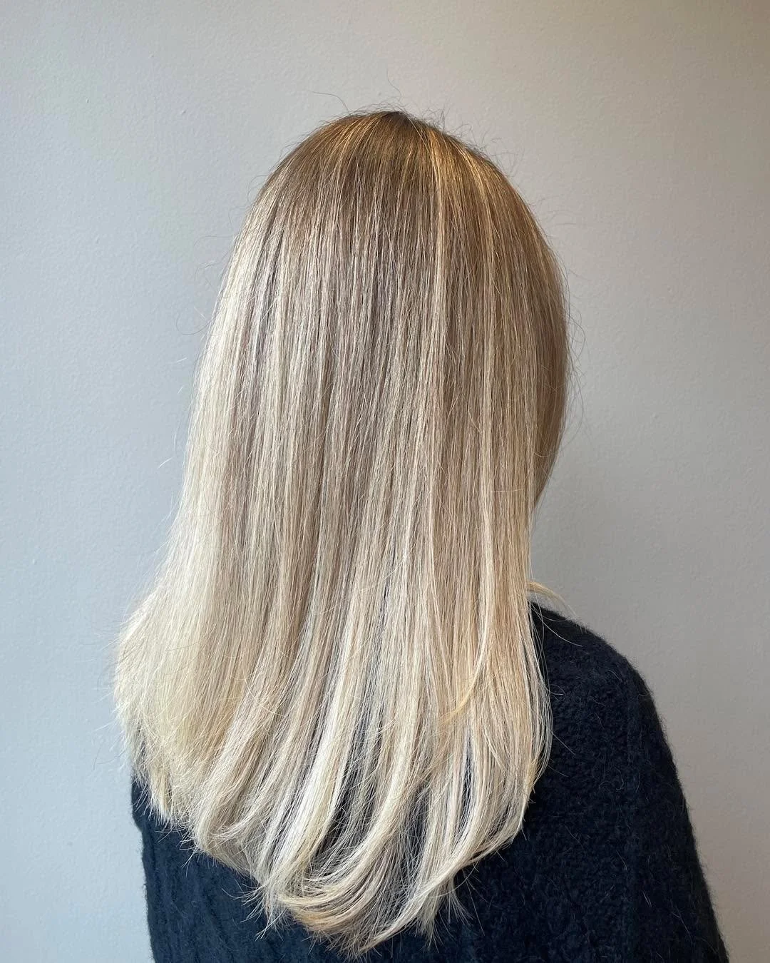 endnu en l&aelig;kker blonde balayage inkl. klip klar til sommer ✨

#blondbalayage #fris&oslash;raalborg #summerblond