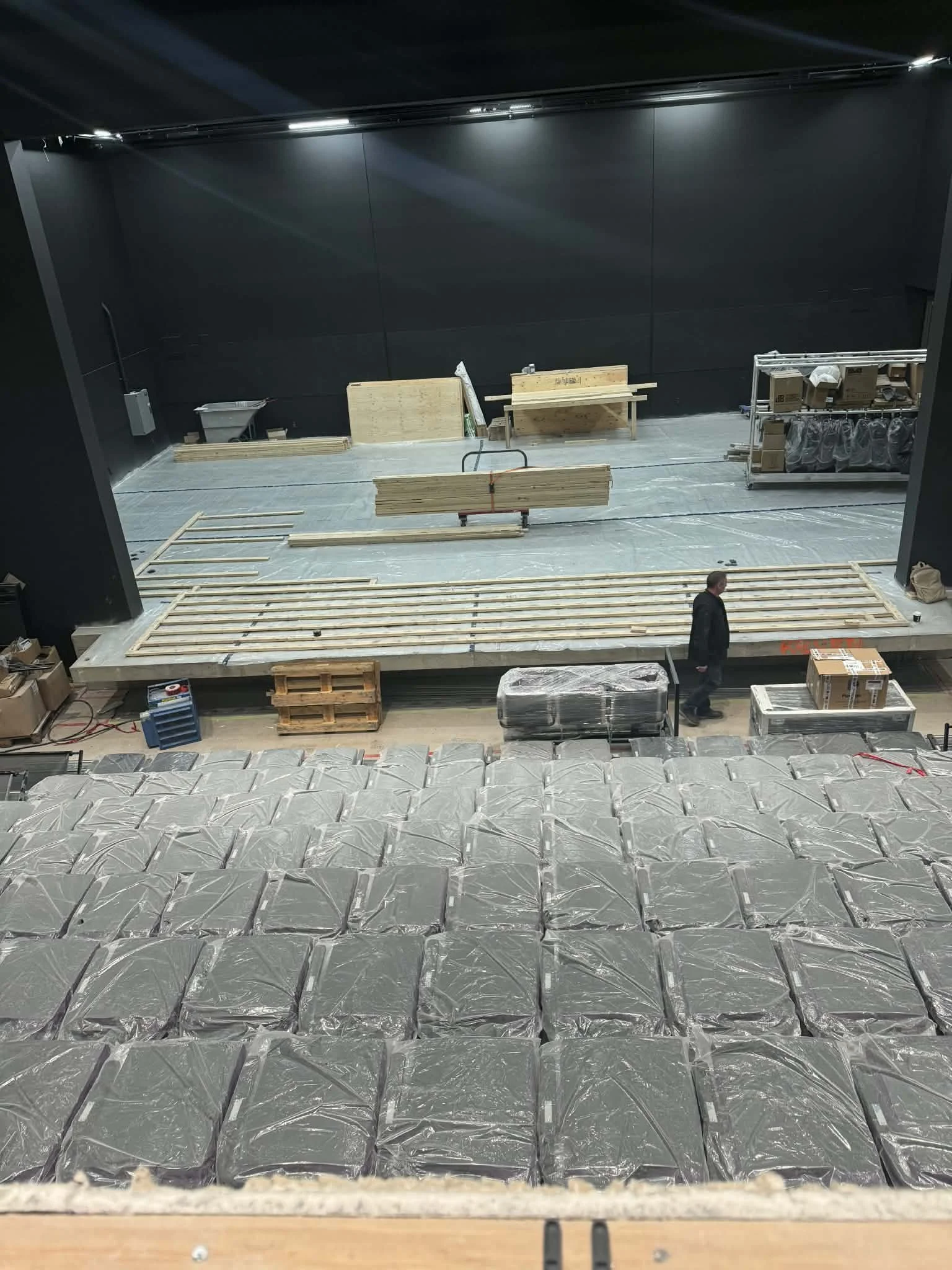 Turtle Island Theatre at Kanatahkwèn:ke. Tour January 2026