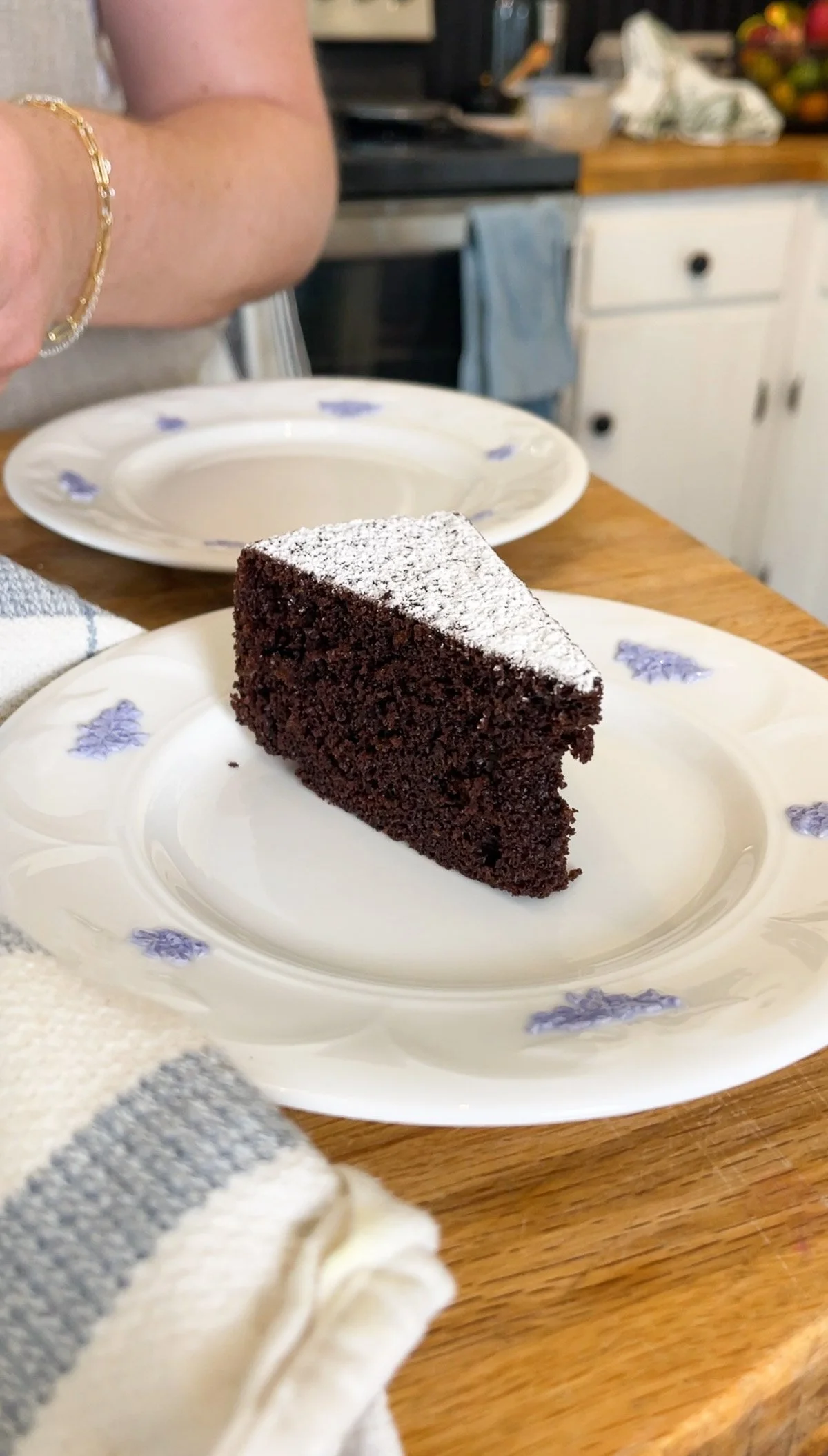 chocolatesnackingcake_rich-3.jpg