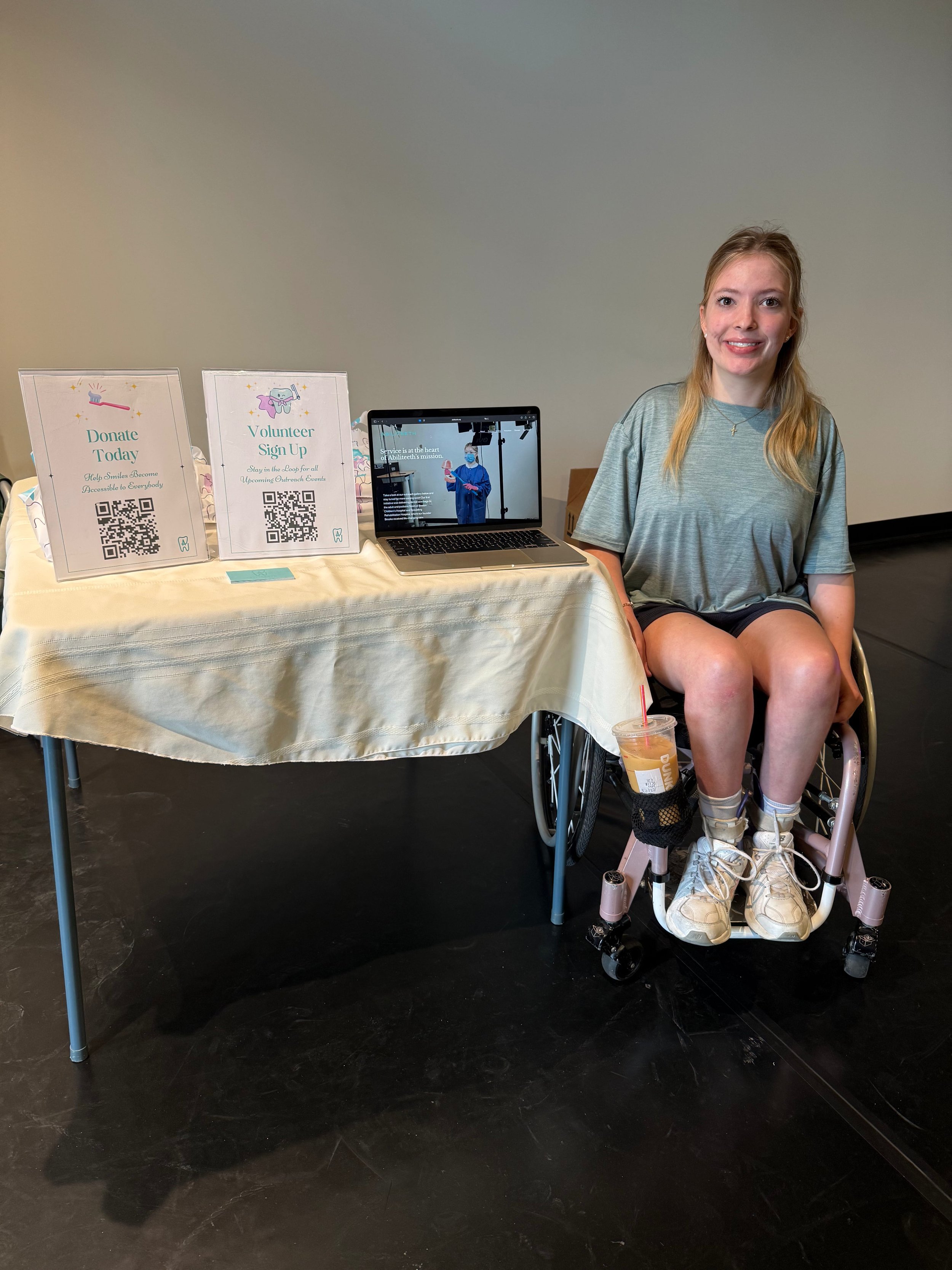 We visited The Zoo Studios in North Andover, MA for a vendor market and gave out care bags, spread awareness about dental disparities, and recruited new volunteers.