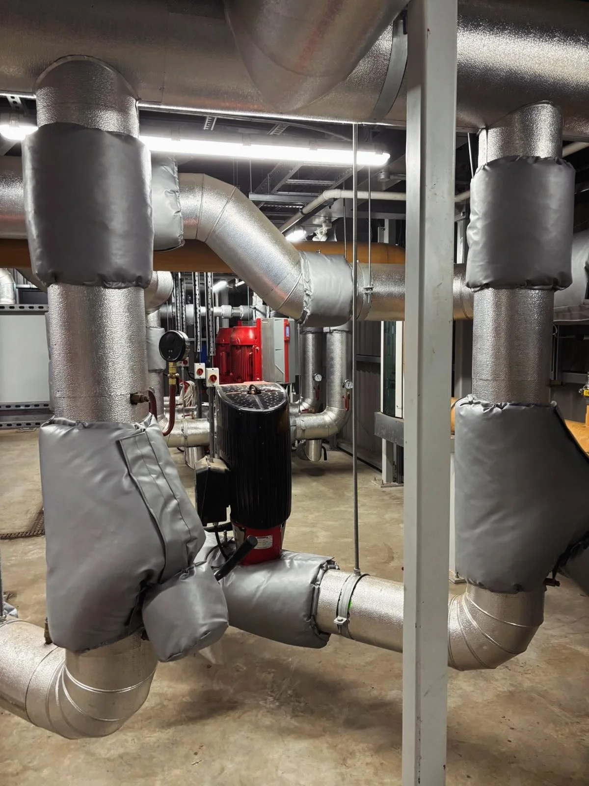 Hemicko Cardiff - Jackets are now on 👌🏼#insulation #londoninsulationservices