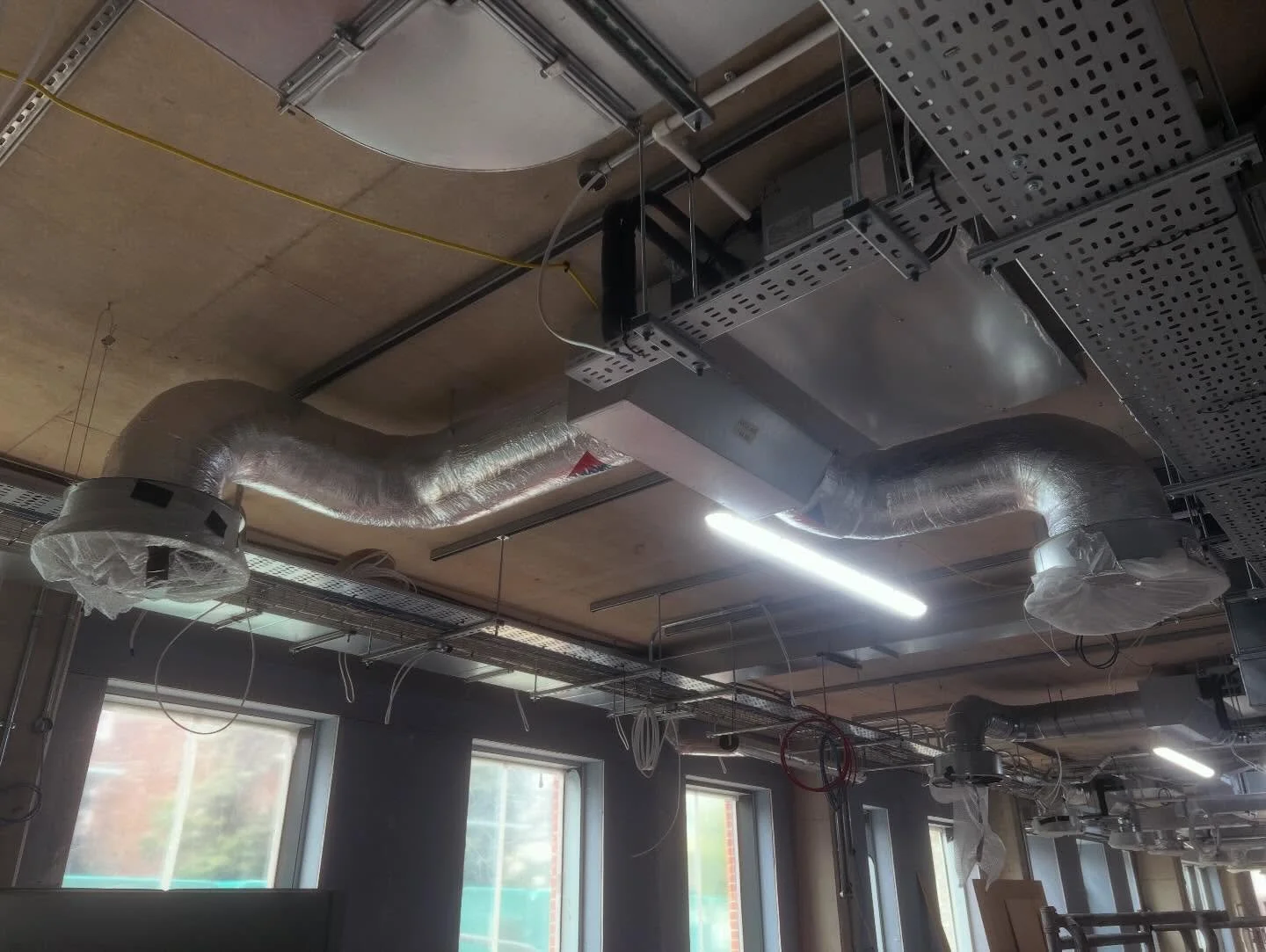 Kingston rd progress is good 👌🏼 

5 floors - Thermal package on the pipework/ventilation/Drainage 

#insulation 
#londoninsulationservices