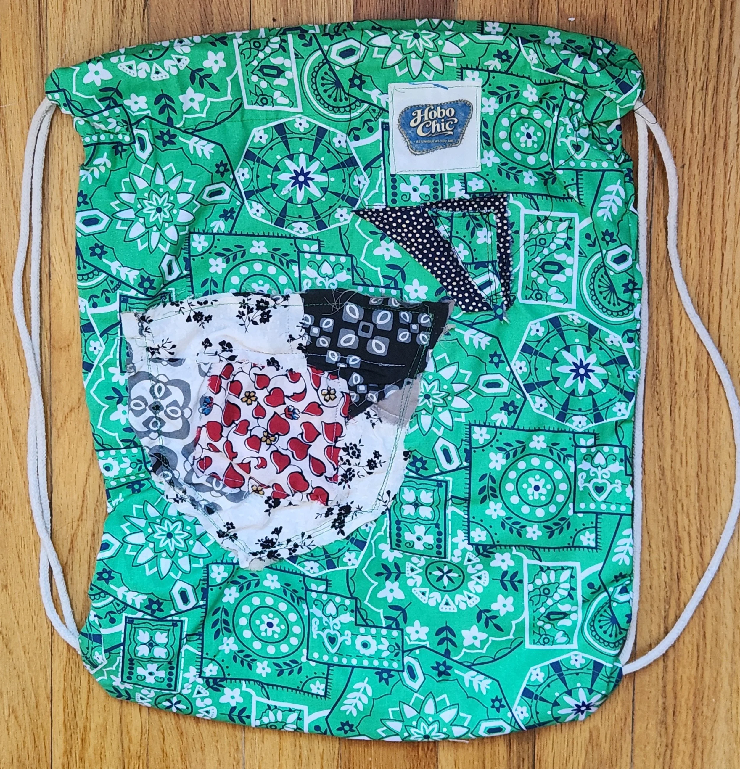 Cirque du Noir Chic (front)