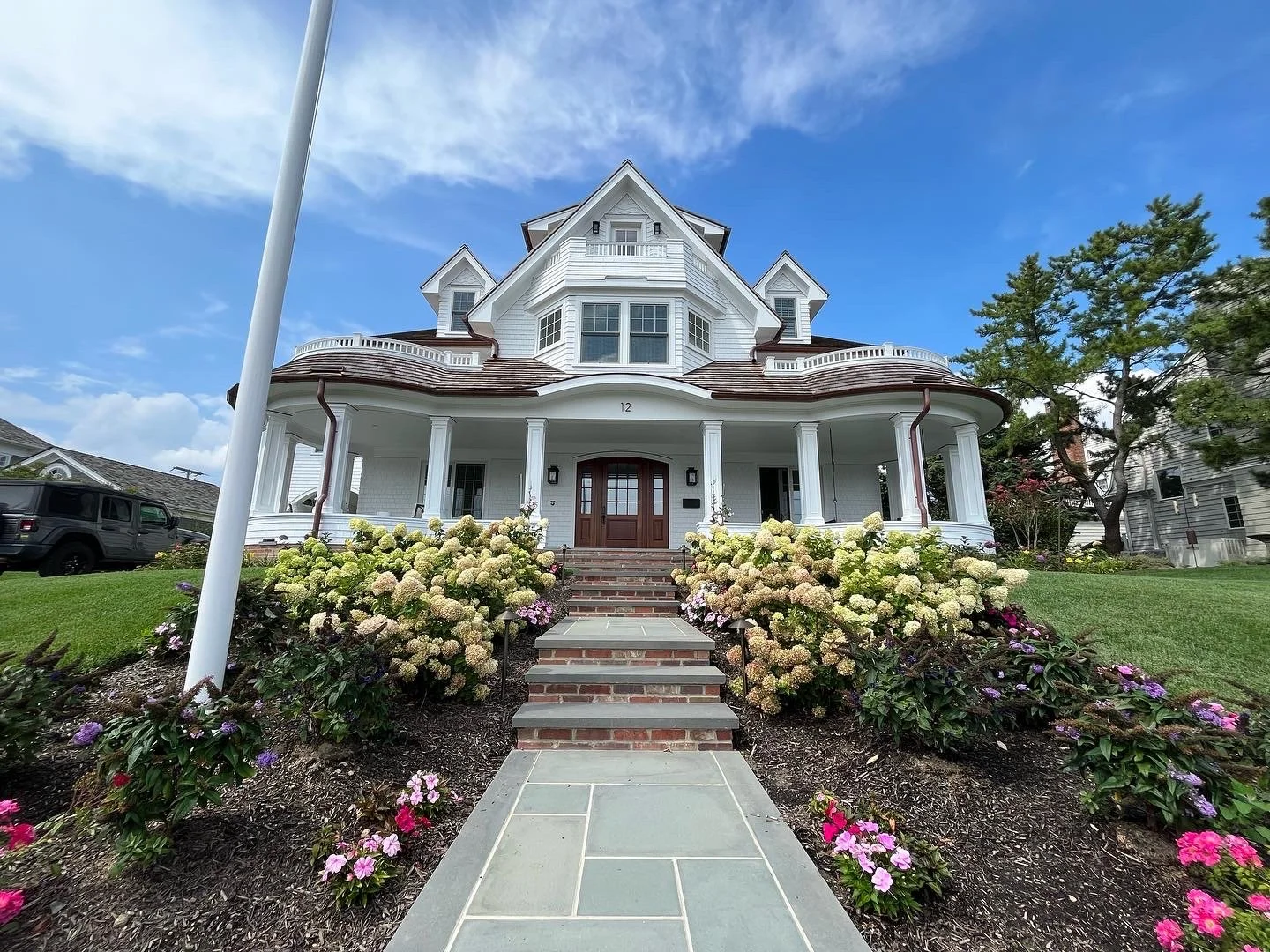 St. Clair Avenue, Spring Lake