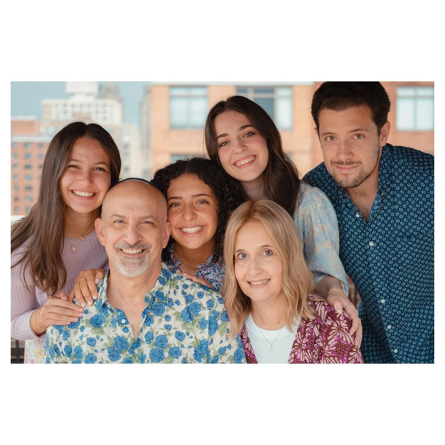 The Schwartzes 🩵

.

.

.

.

.

.

#newyork #upperwestside #photooftheday #photography #nycphotographer #familyphotography #familyphotos #portraitphotography #streetphotography #fujifilmxt30 #filmrecipe #adobe #lightroom #nifty50