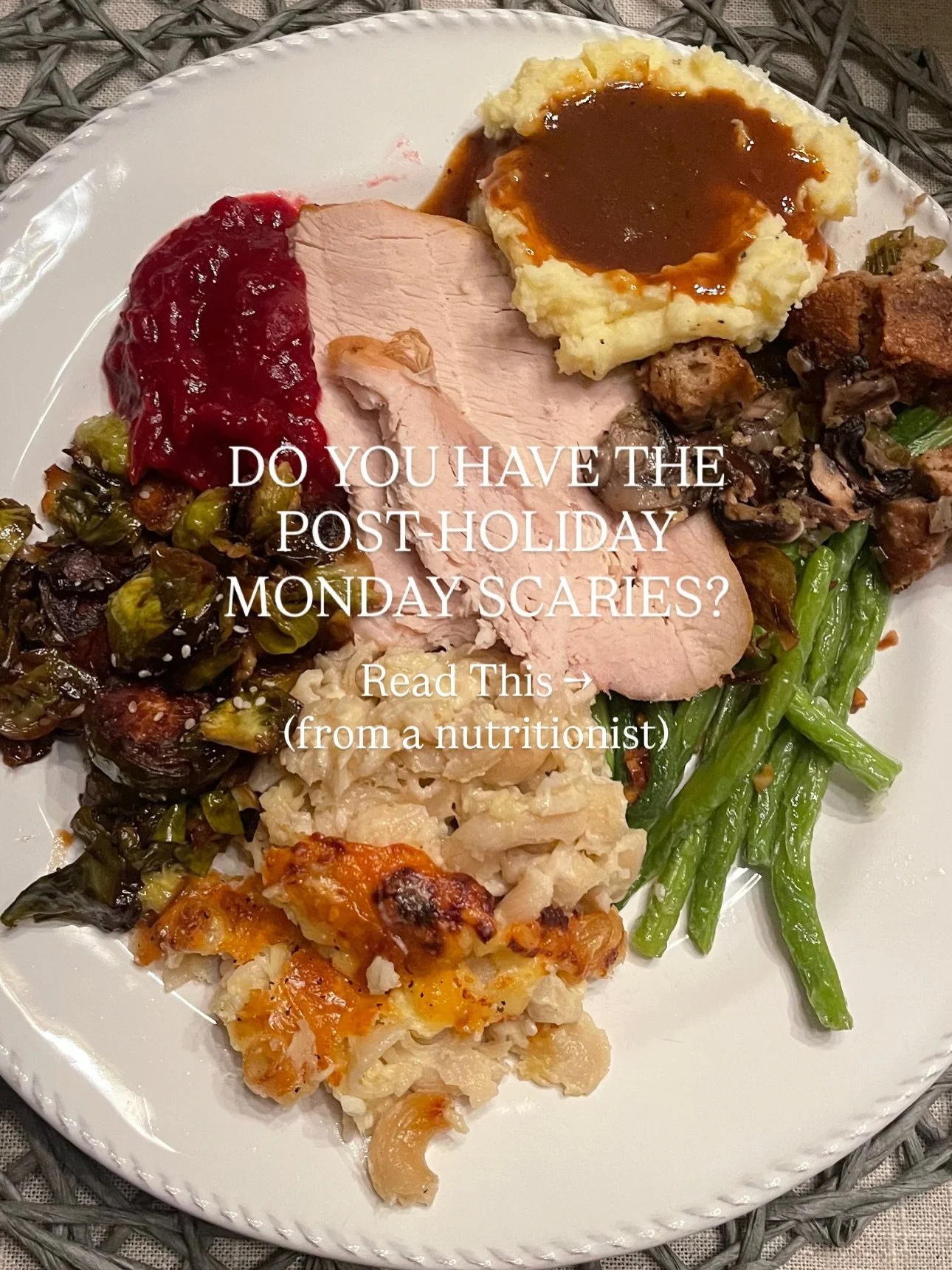 POST-HOLIDAY MONDAY SCARIES 😳

🙋🏼&zwj;♀️Anyone else feel a little &ldquo;off&rdquo; the Monday after a holiday weekend? 

🥱I usually feel a mix of some anxiety &amp; lack of motivation to get back into my normal routine 

🙏🏻But every time that 