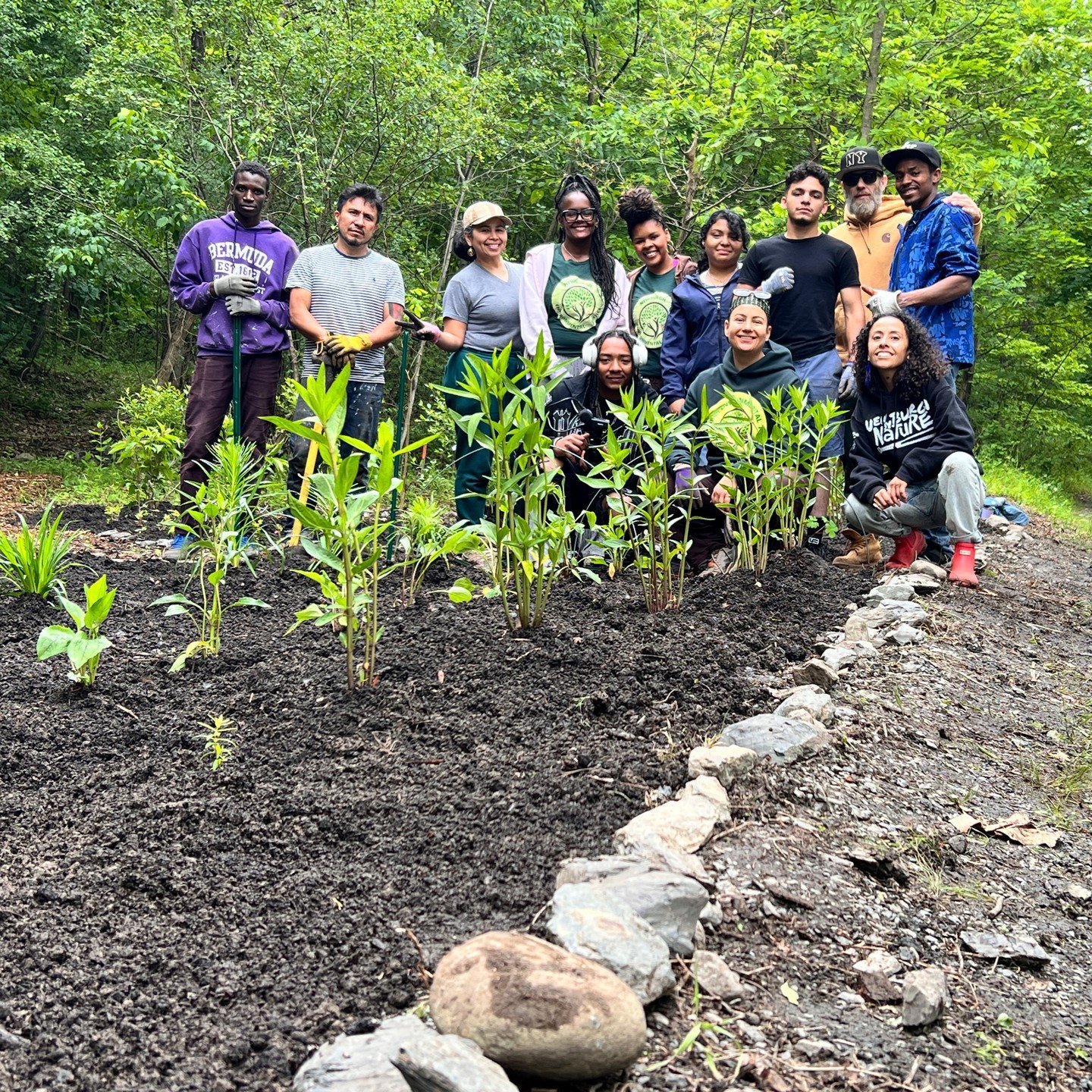 Over the past five years, $450,000+ has been invested in programs, land restoration, and free public events, supporting both the ecosystem and the people who care for it. Community investment builds long-term resilience for people and place.
💚 Donat