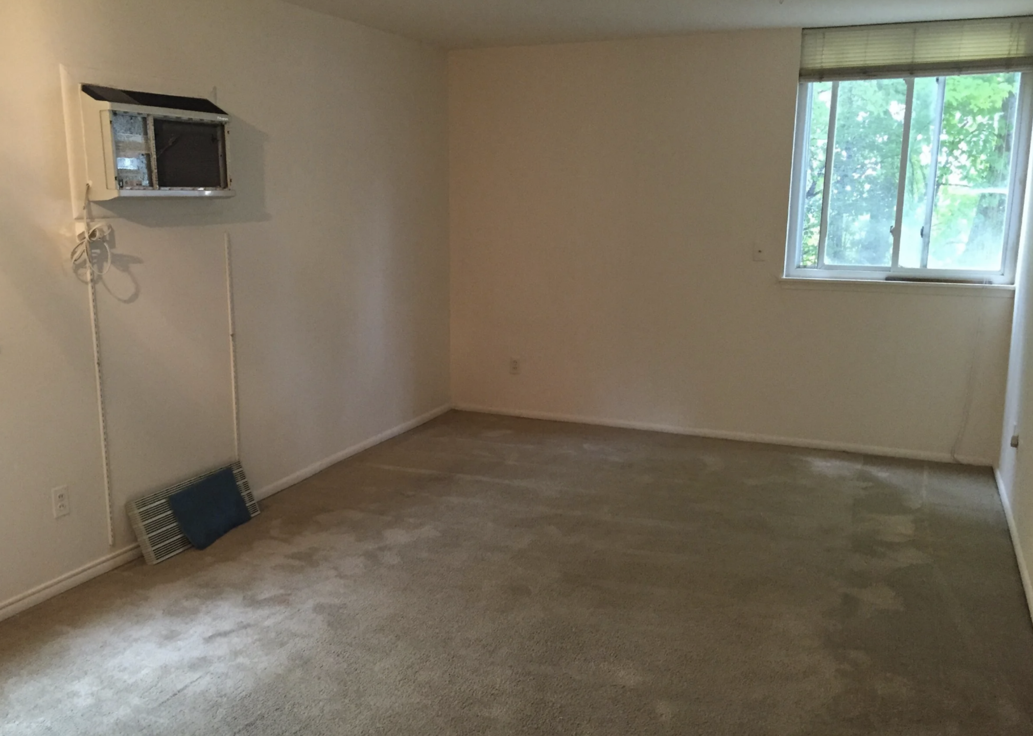 1550 Plymouth Road   bedroom .png