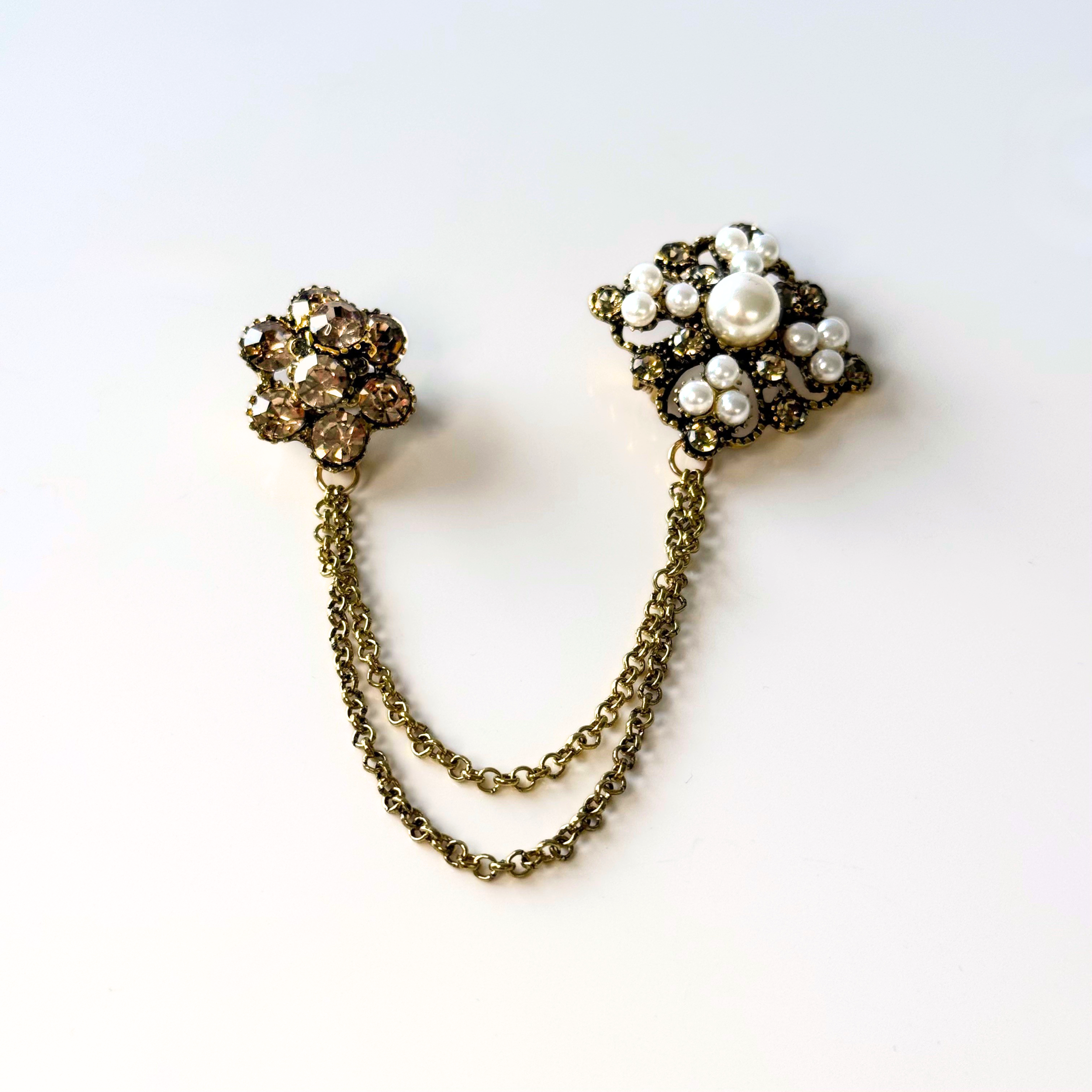 the-brooch-house-florentine-link-brooch.png
