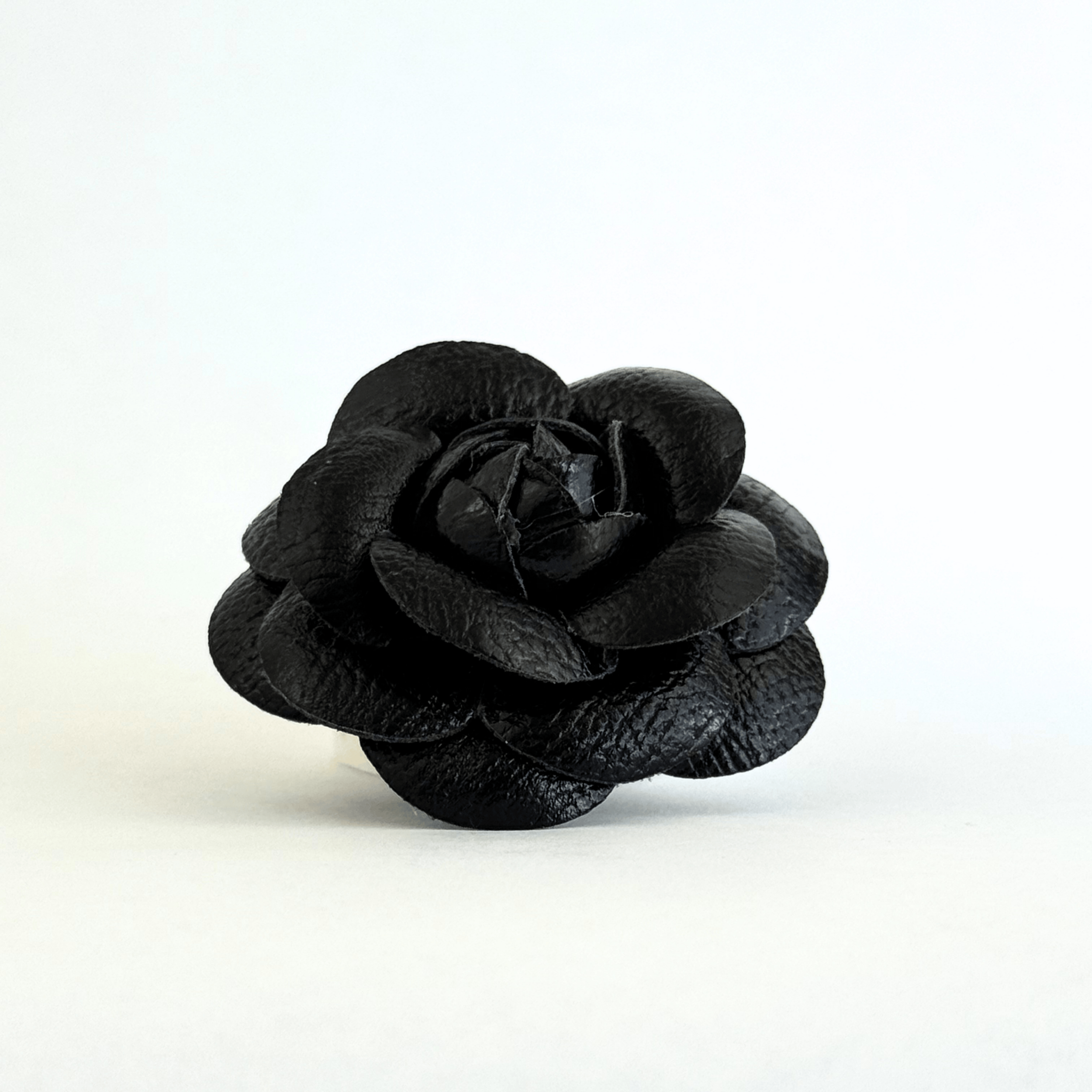 -The_Artisan_Rosette._Brooch_Black_The_Brooch_Housepng.png