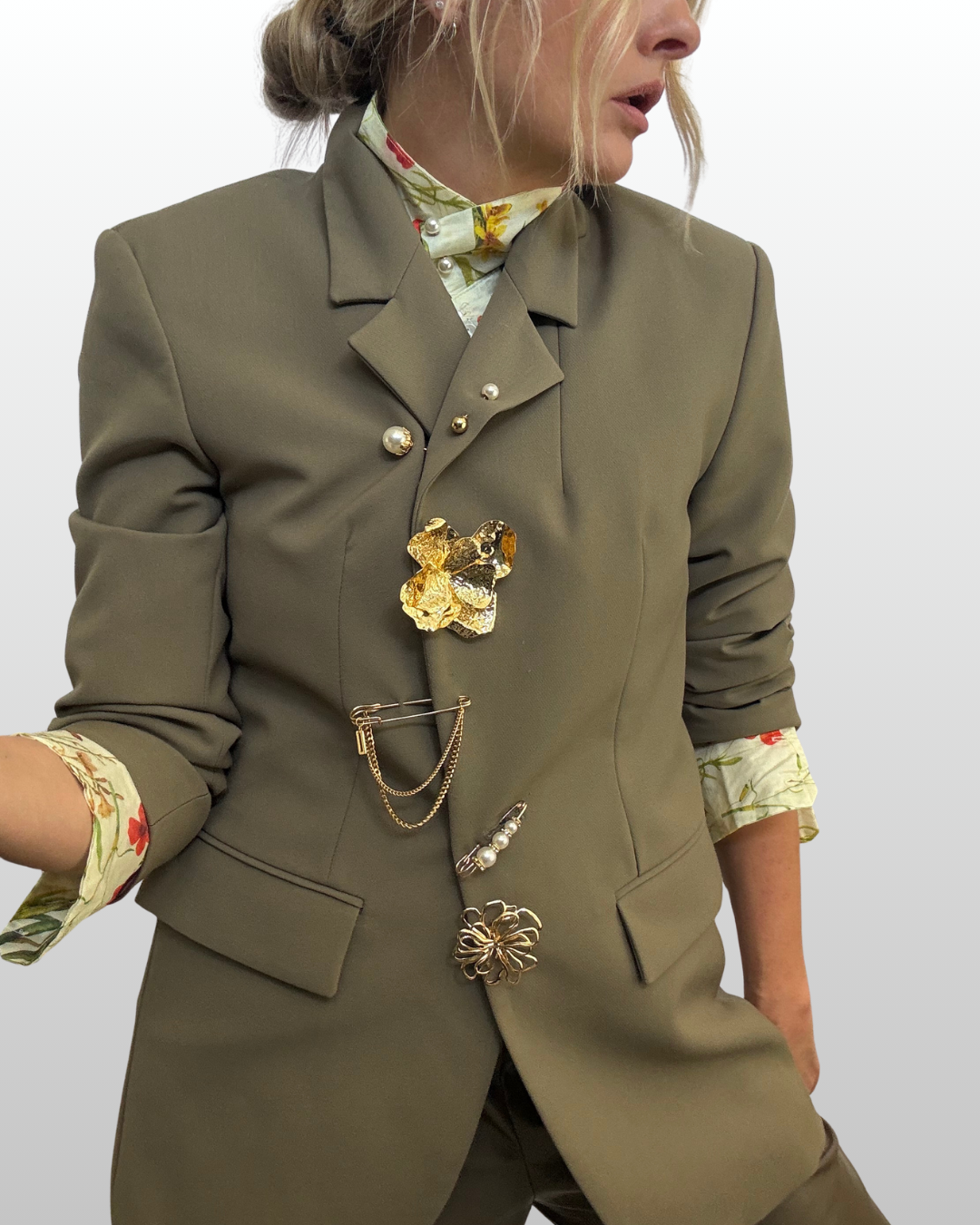 gilded-garden-brooch-set-gold-broochset-the-brooch-house.png