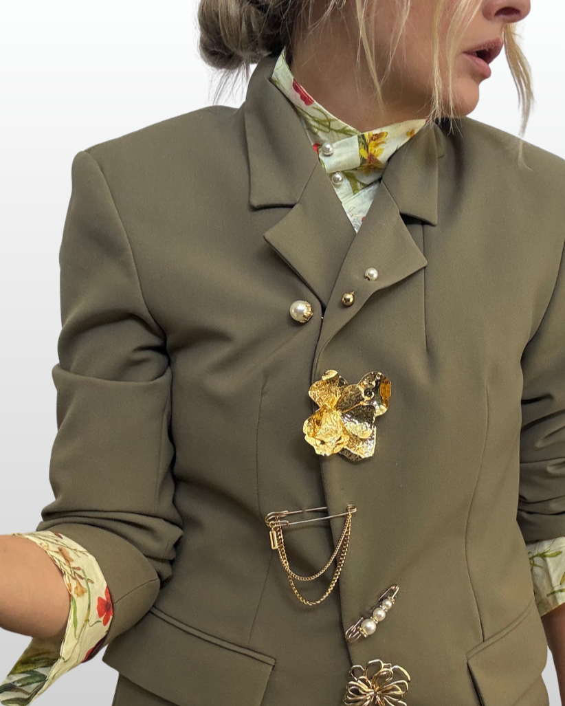 gilded-garden-brooch-set-gold-broochset-the-brooch-house.png
