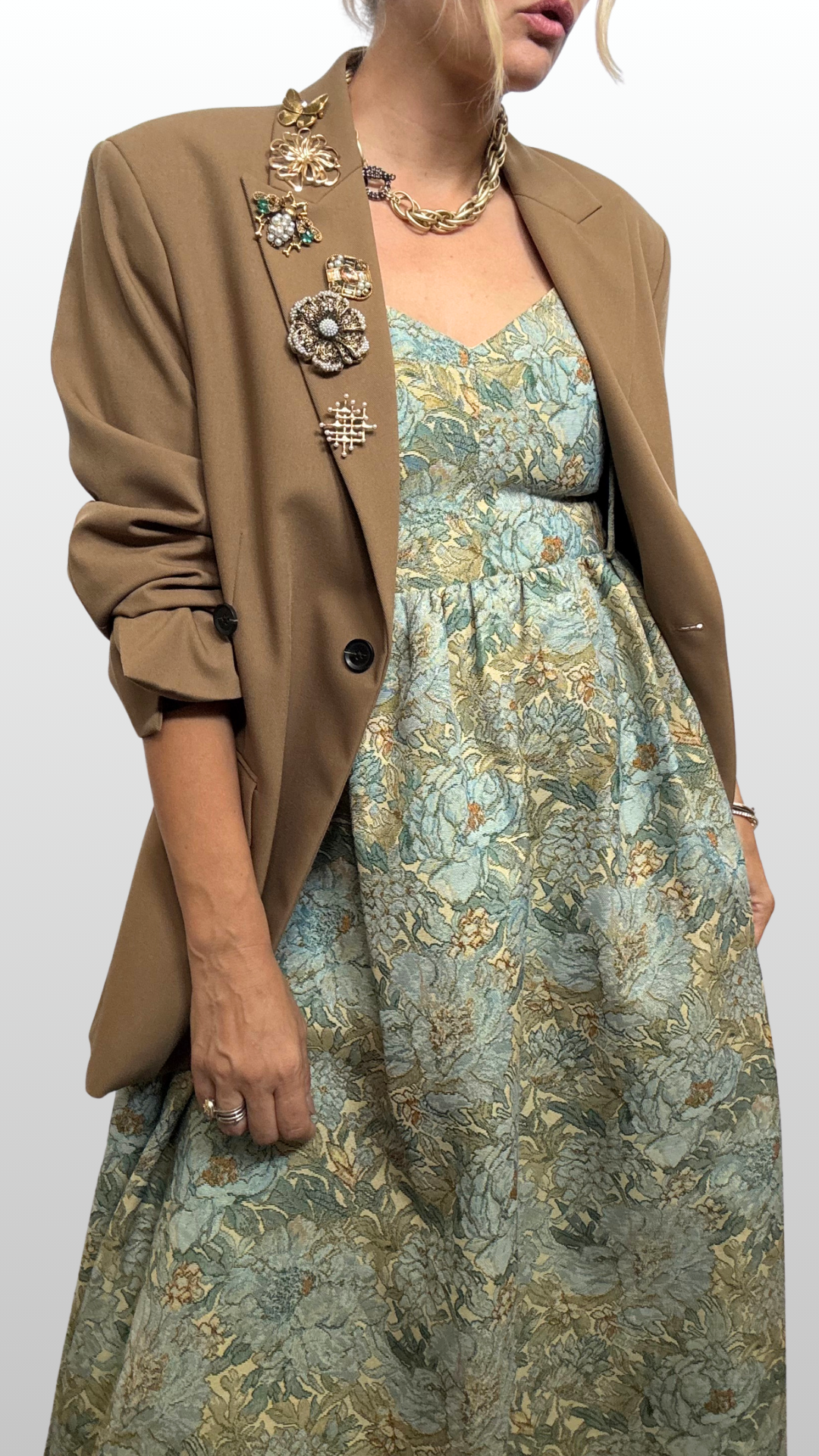 art-of-brooch-stack-blazer-wedding-guest-dress-the-brooch-house.png