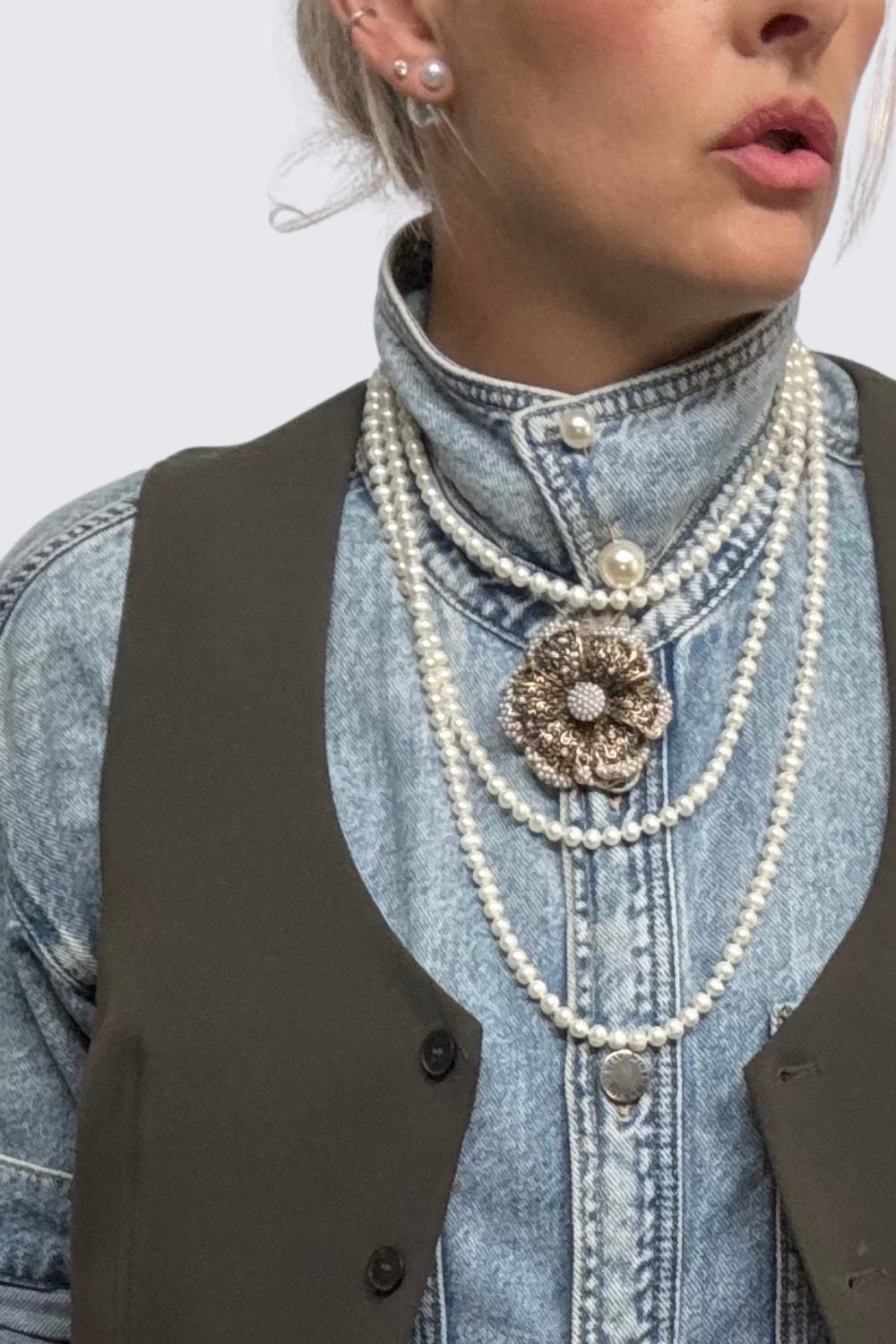 Create the Perfect Blank Canvas for your Jewelry and Brooches with the "Collar Flip"
