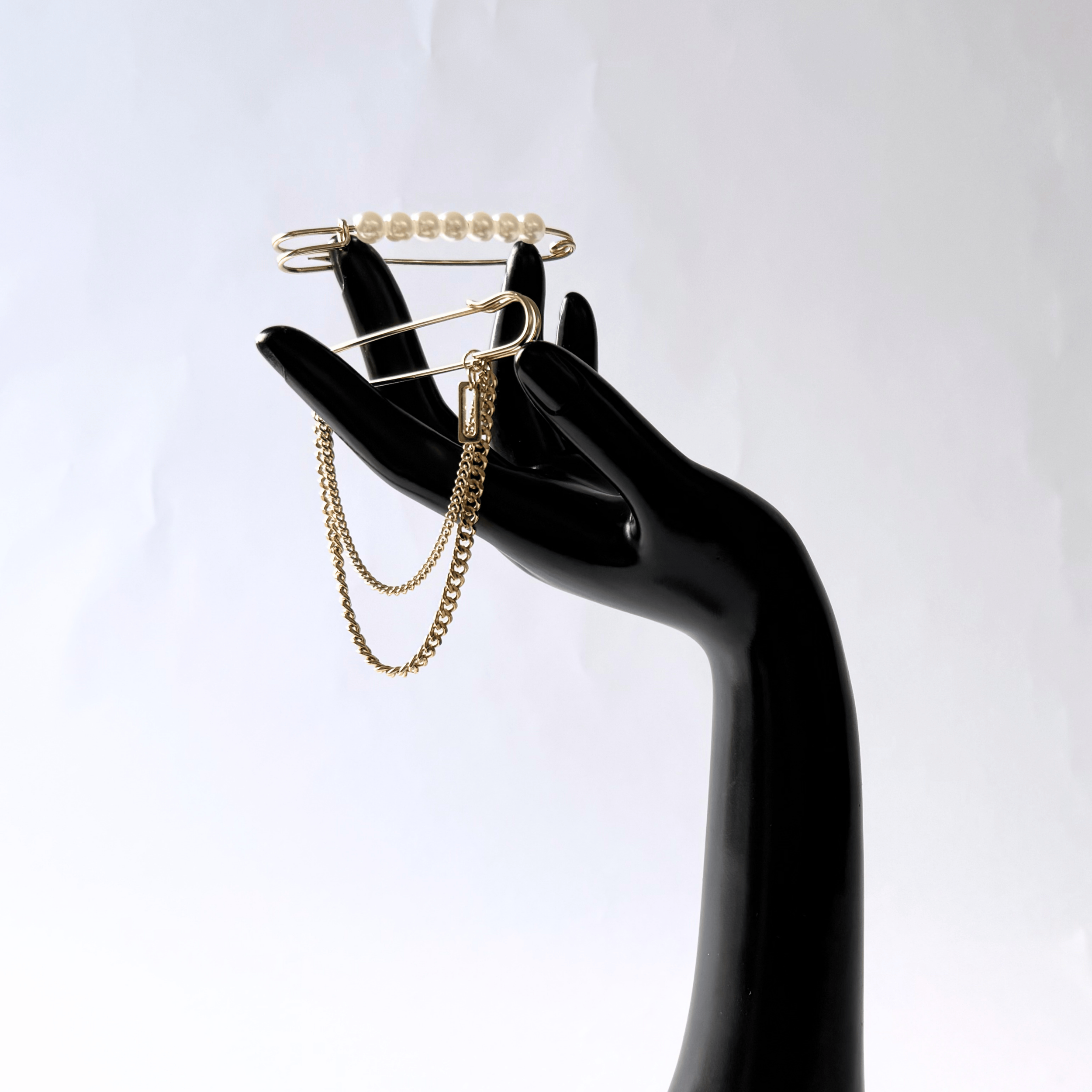 combo pearl duo and utility drape pin.png