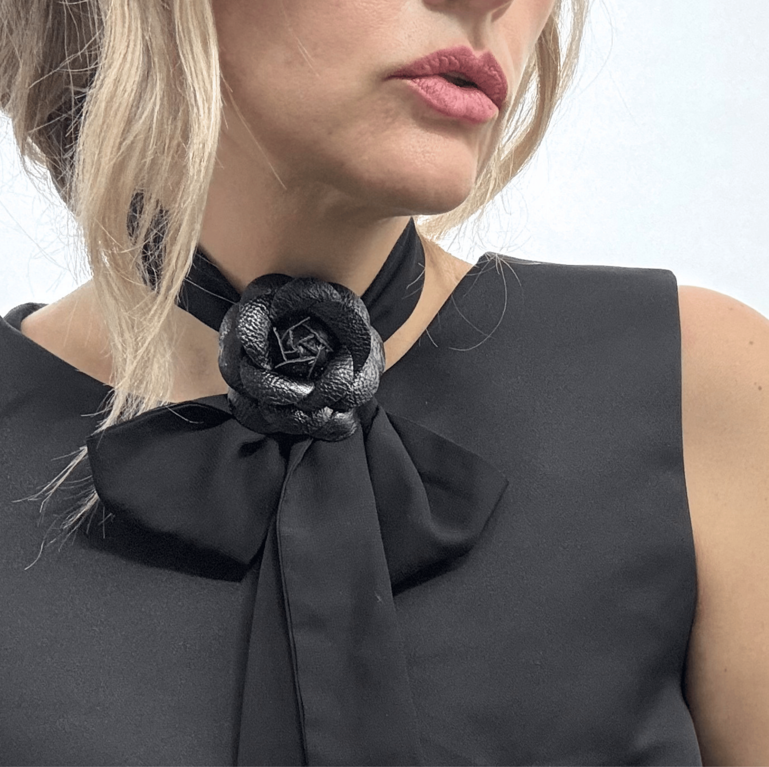 Artisan Rosette Black The Brooch House.png