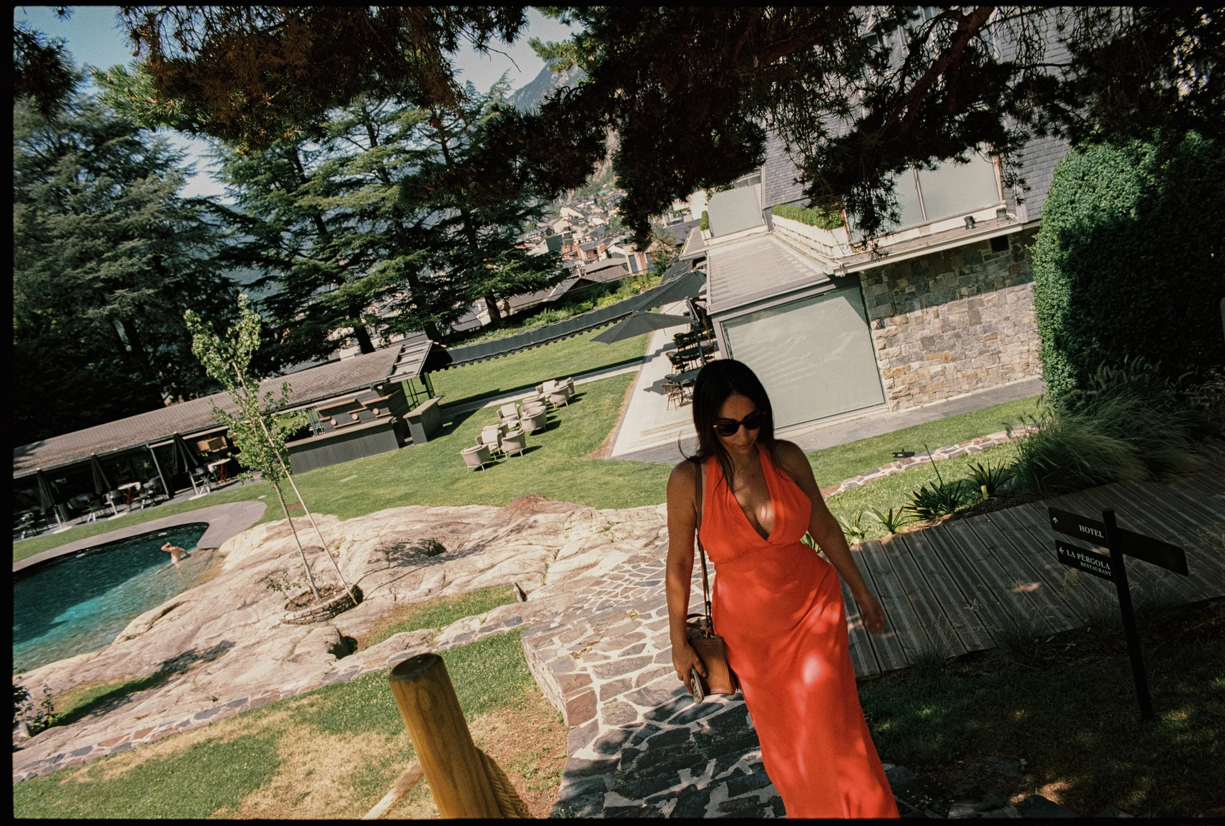 Fotografía de Dan Brando — escena documental en exterior con luz natural.