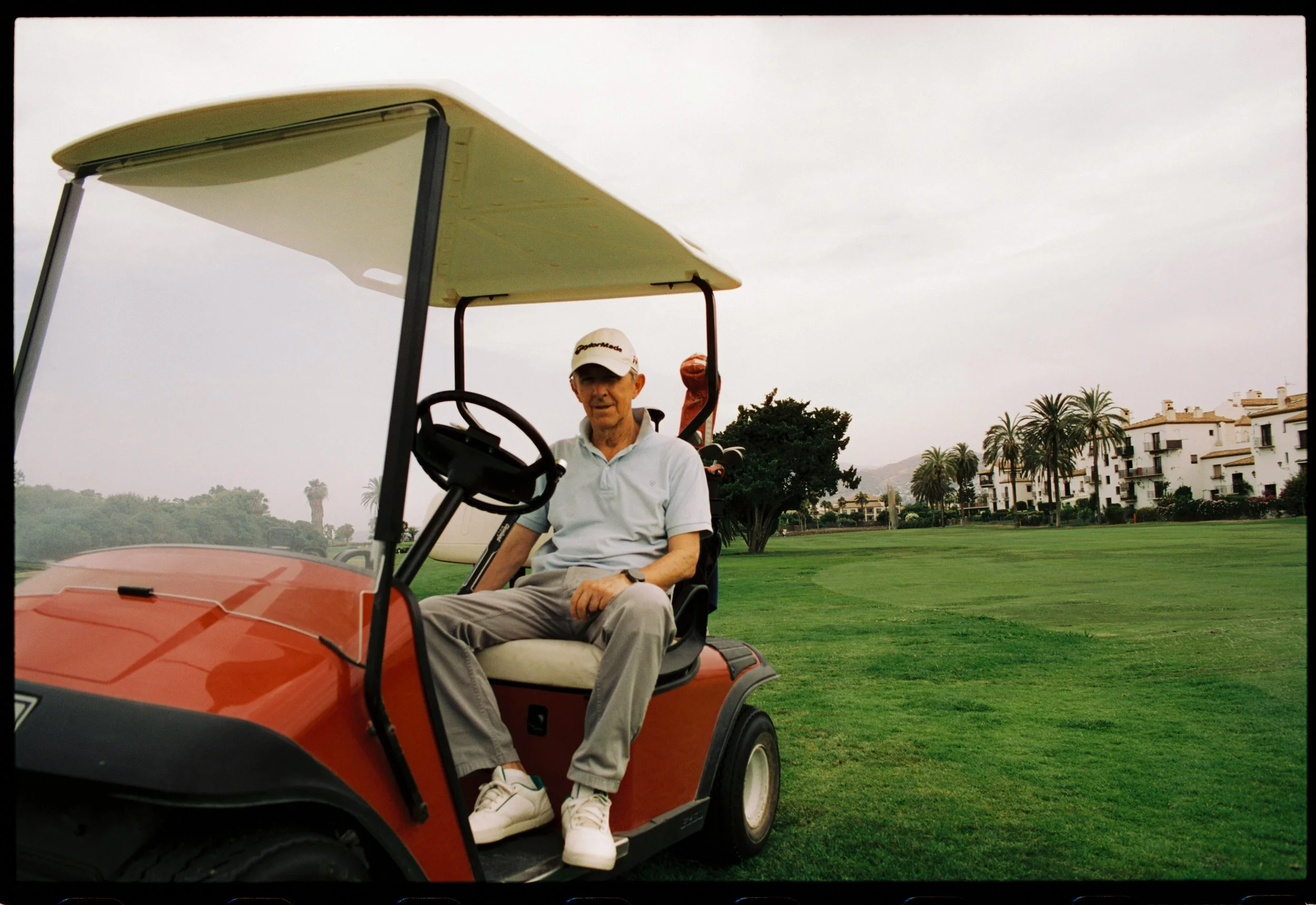 Fotografía de Dan Brando — retrato documental en exterior
