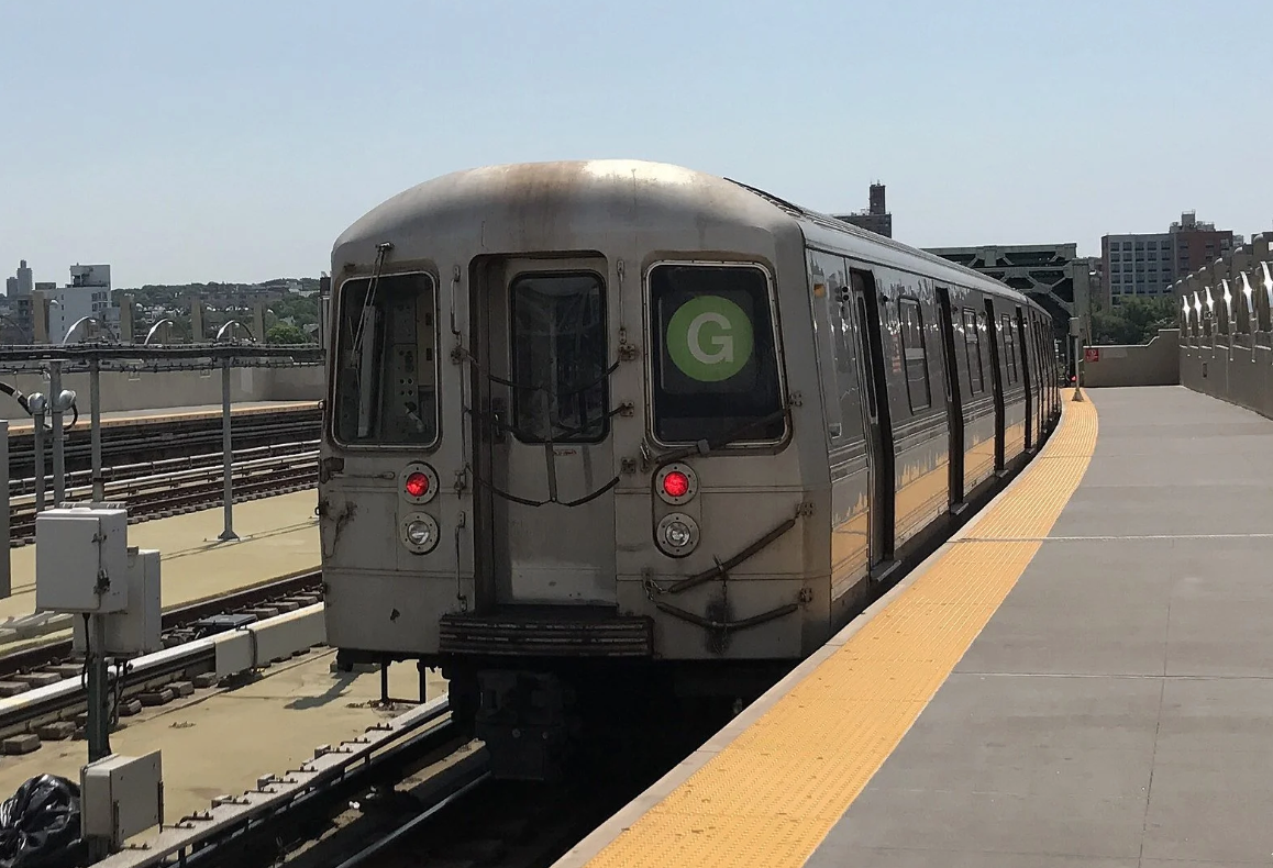 Local pols want G train restored to former Queens glory