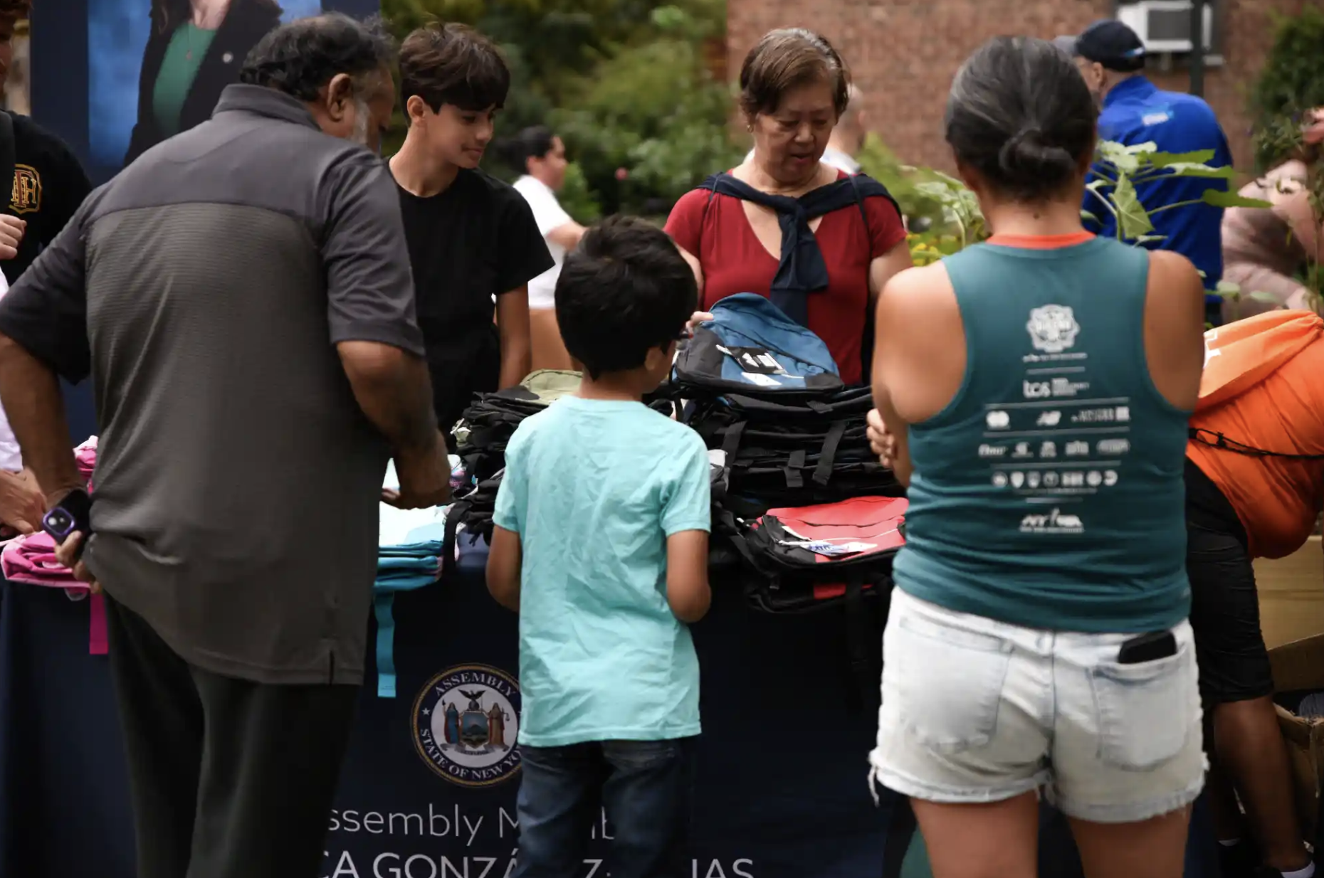 González-Rojas to distribute over 1,000 free backpacks across western Queens