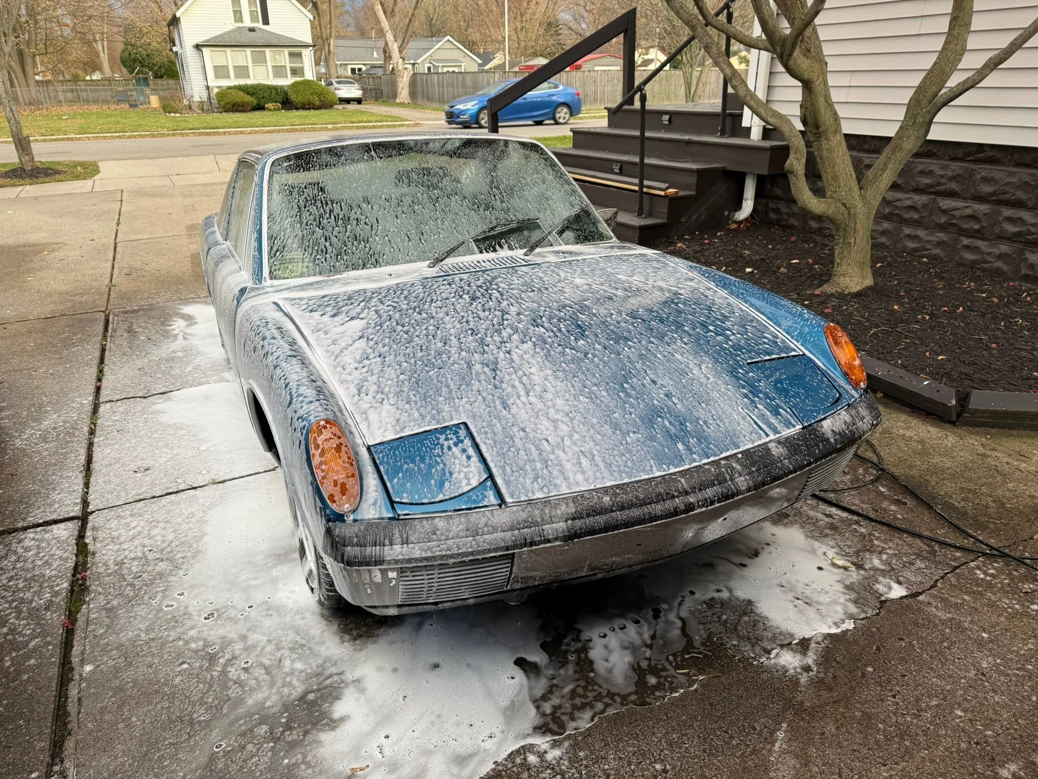 What a nice (last?) day for completing the last tasks of the season, leaves, etc. And&hellip;.. the last job for a customer&hellip;

Lovely car. ❤️