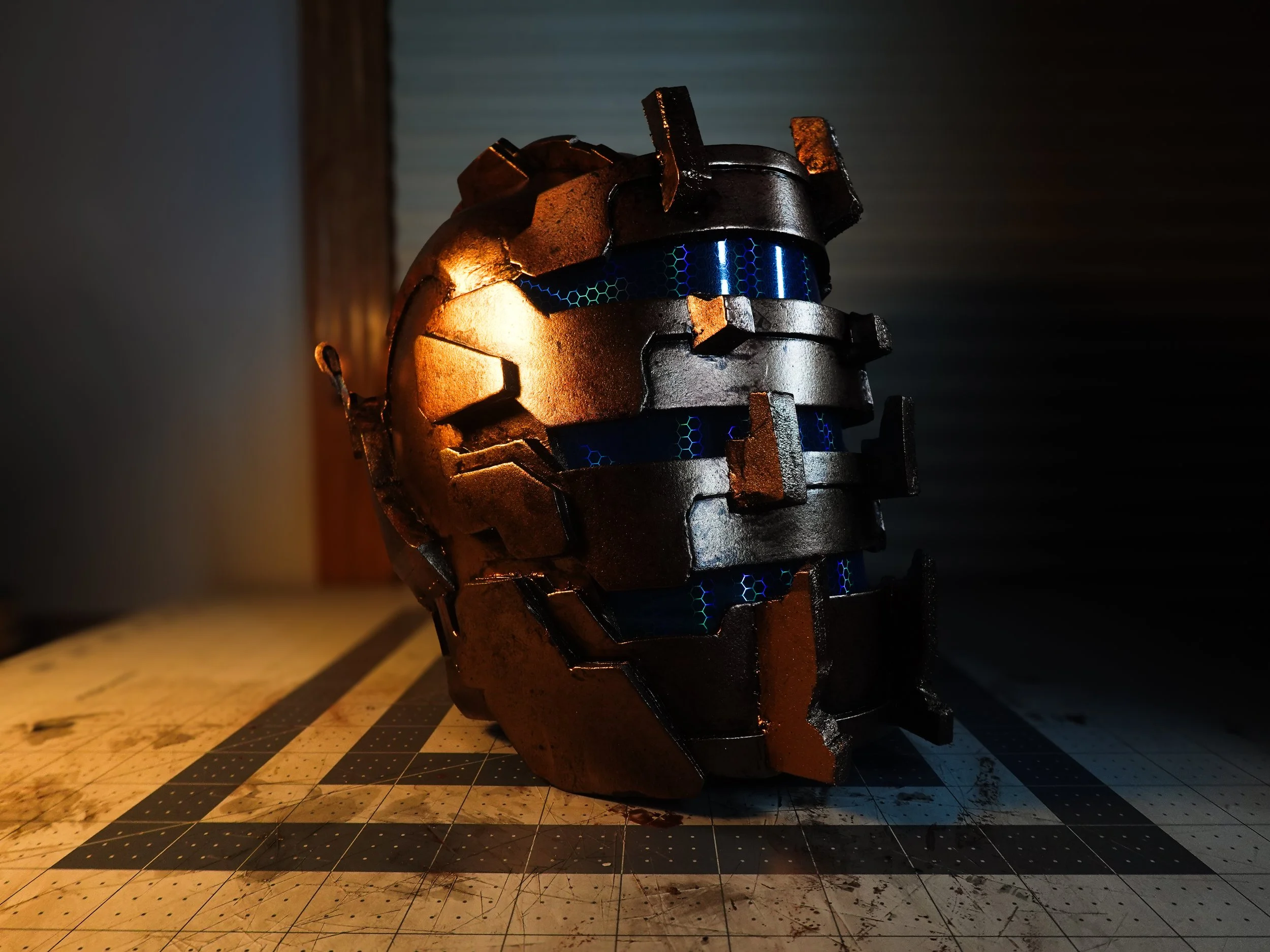 Dead Space helmet: Handmade Cosplay Prop