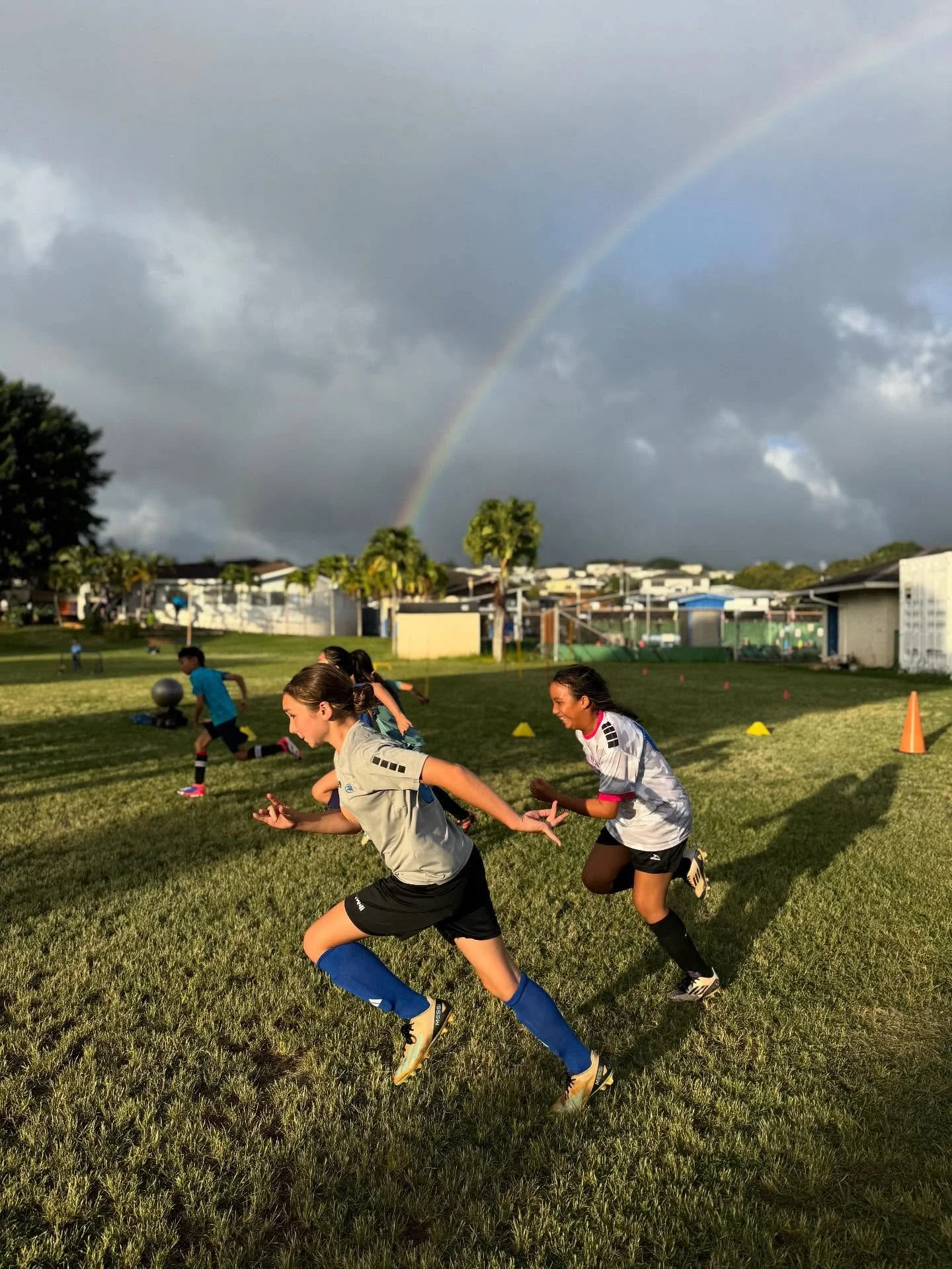 Another beautiful day in paradise 🌈 

#808soccer #oahusoccer #hawaiisoccer #youthsoccer #risesoccertraining #hawaiiathletes #hawaiisports #pearlcitysoccer
