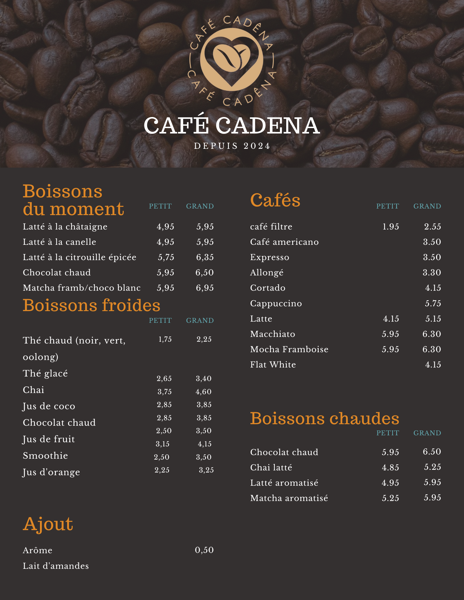 Menu de café avec différentes boissons chaudes et froides, incluant des prix pour petites et grandes portions, sur un fond de grains de café.