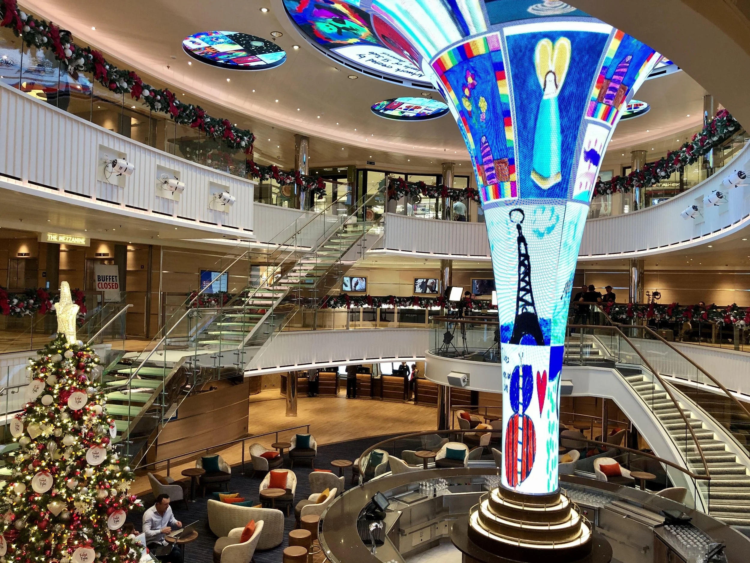 atrium_carnival-panorama_chris-gray-faust_carnival-cruise-line_bars_18726894 (1).jpg