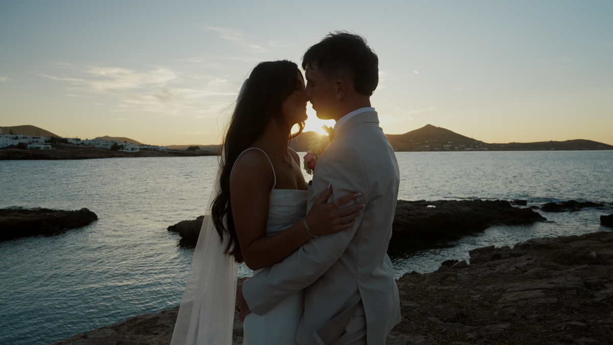Blake & Breanna Paros Greece Stills Portfolio_2.136.1.png