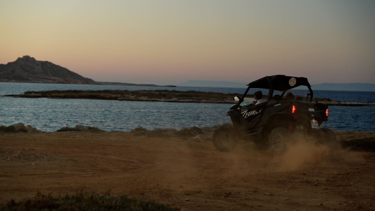 Blake & Breanna Paros Greece Stills_3.9.1.png