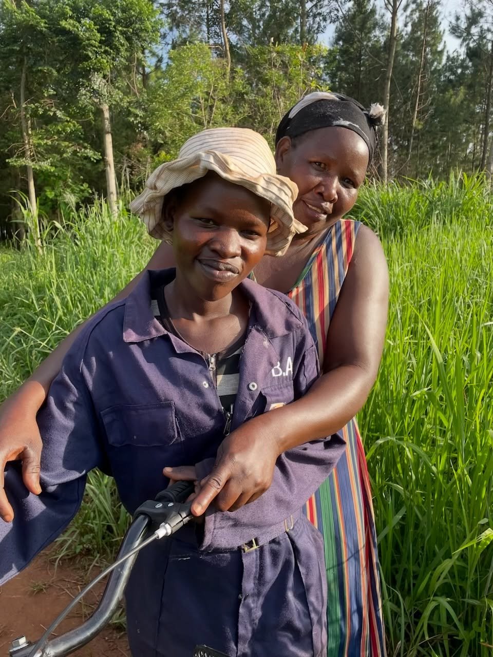 We&rsquo;re proud to introduce Gladys Aketowanga, a Kuuk artist and Kuugaq partner based in Northern Uganda.
Gladys is a 24-year-old Acholi woman who supports her family as the sole provider for her 5-year-old son, her mother, and her younger brother