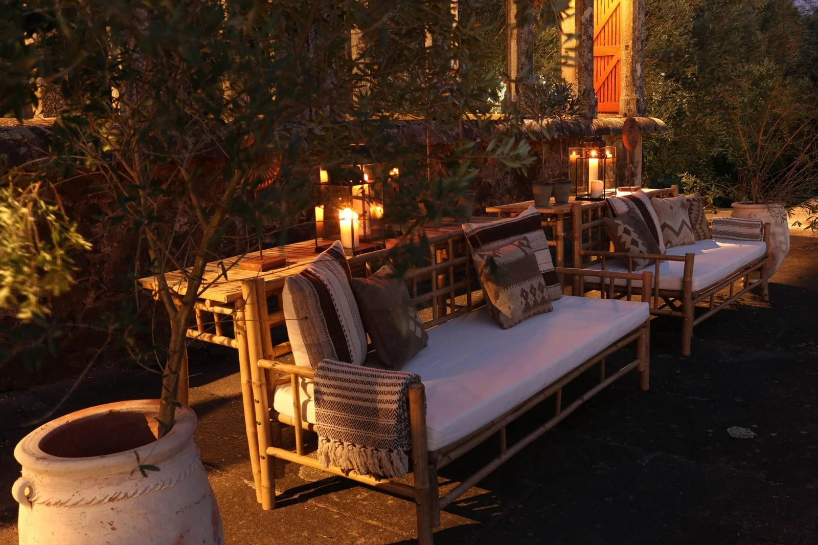 11-terrace-lounge-evening.jpg