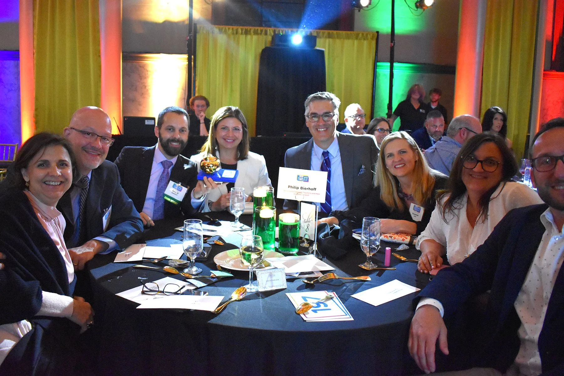 WinningTable-Group Pic-300.jpg