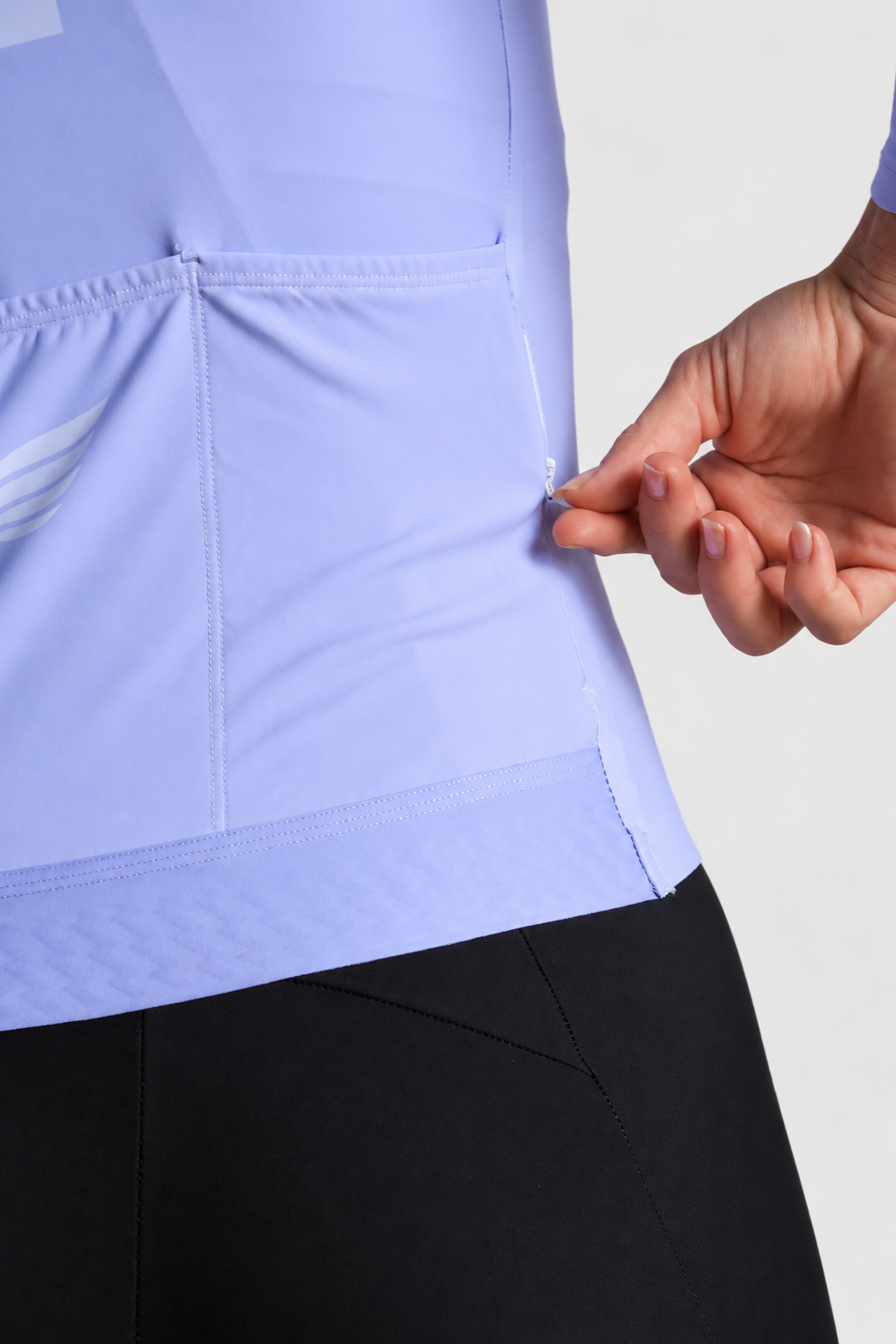Lavender Cycling Jersey Zipper Detail.png