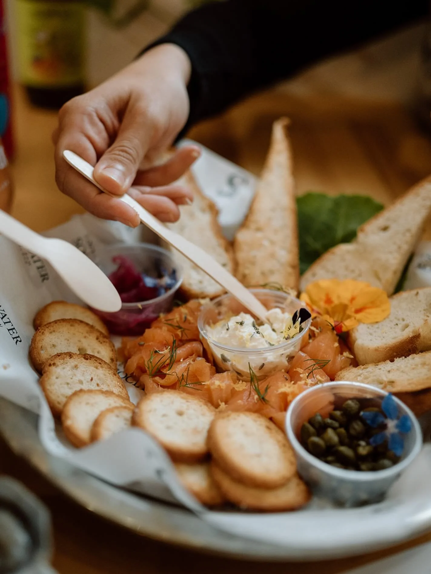 Smoked salmon done right &mdash; creamy, salty, fresh, and made for sharing 🍋🐟 

Photo @tialoryssaphotography