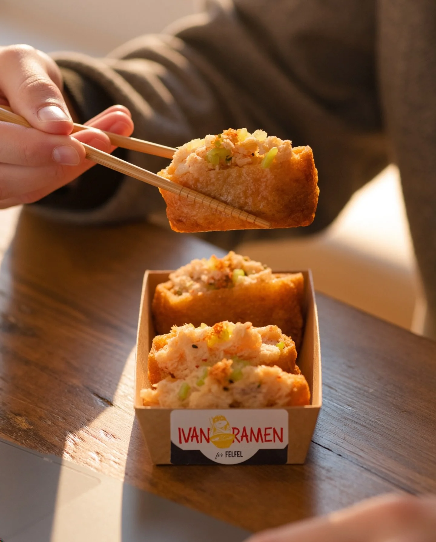The Kimchi Tuna Inarizushi is calling your name&hellip; get Ivan Ramen bites in your office exclusively with FELFEL!

Where else are you going to get celebrated chefs like @ramenjunkie steps away from your desk at work?😉