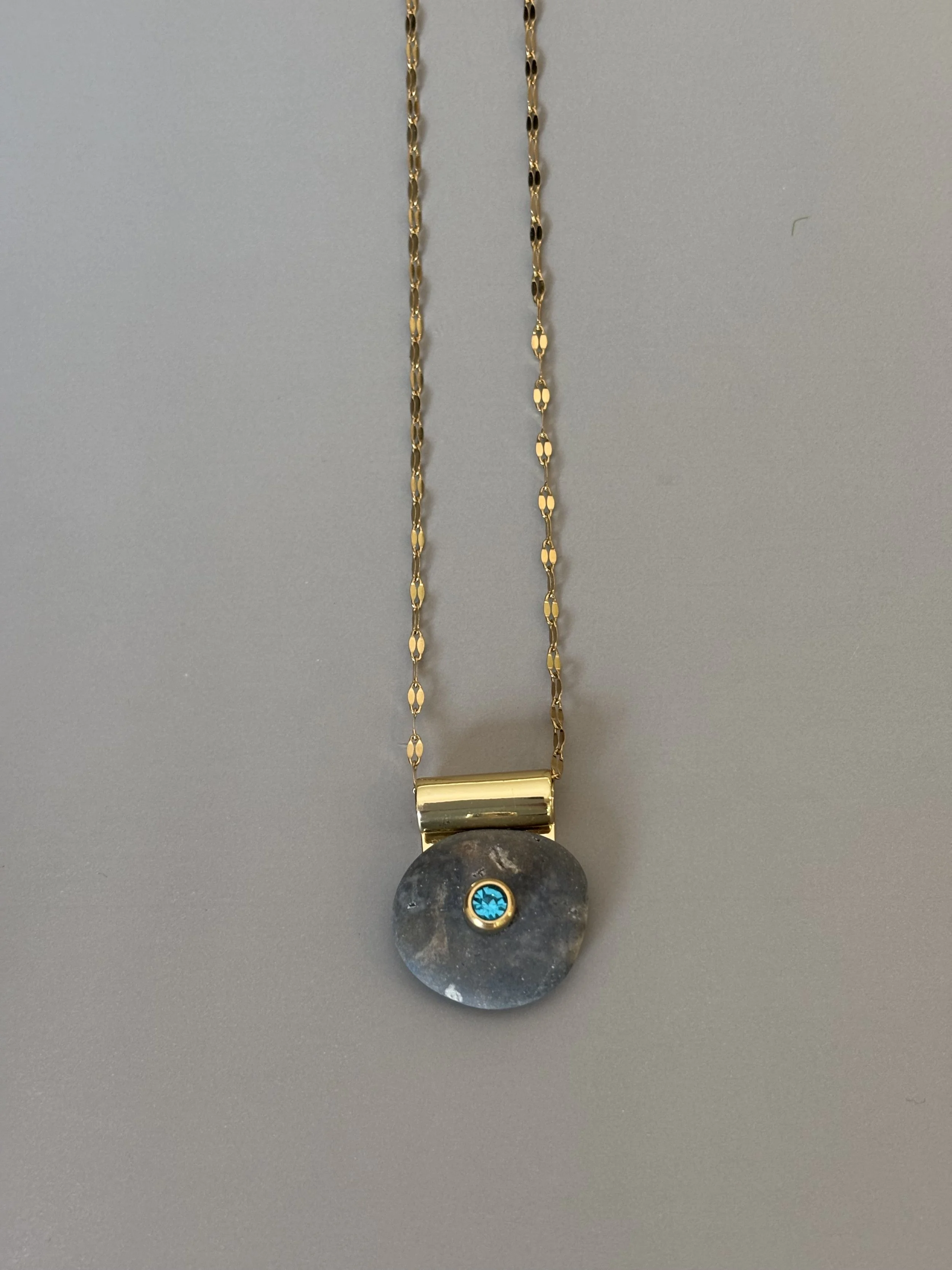 the Nora - Pendant