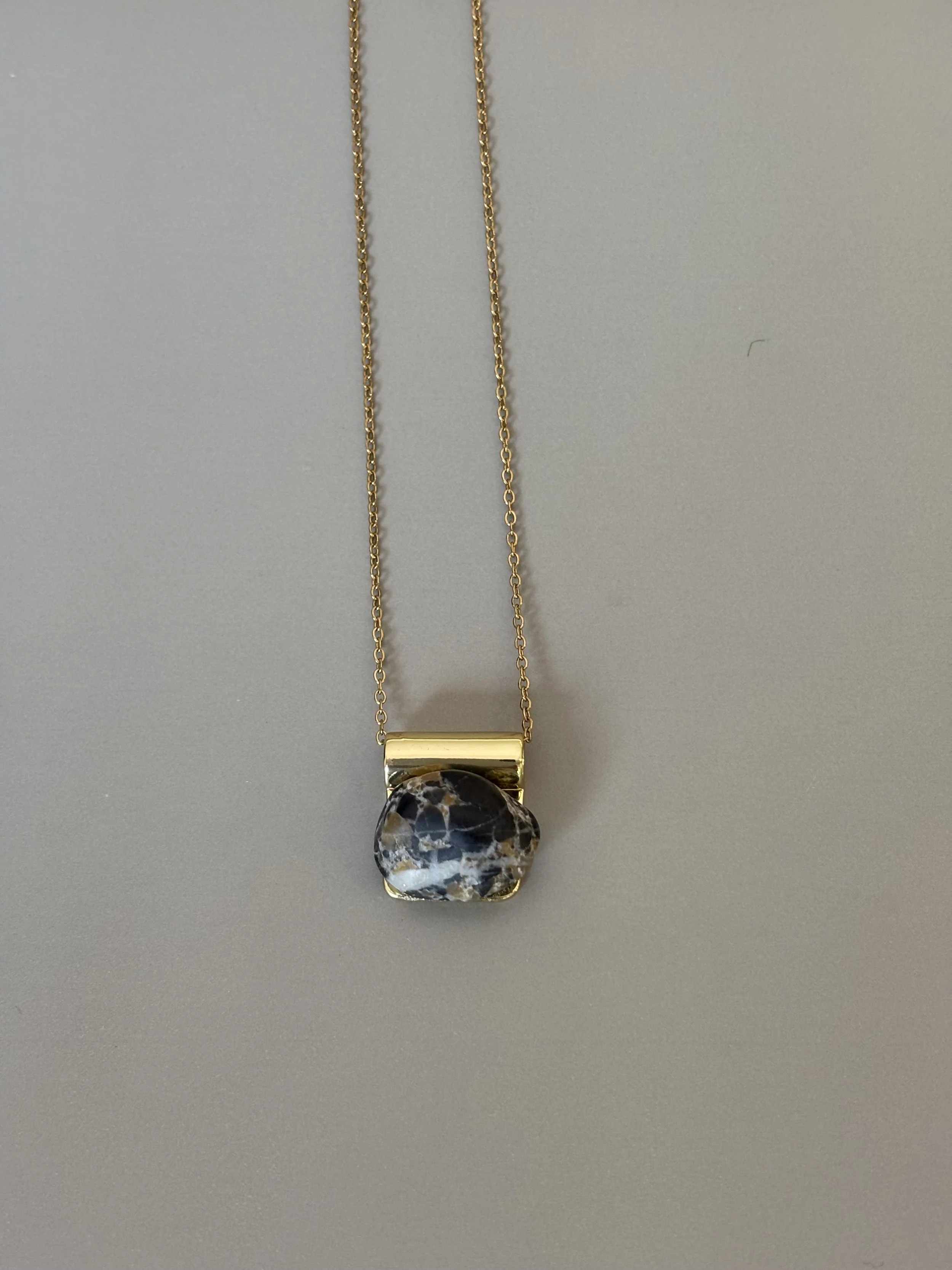 the Mila - Pendant