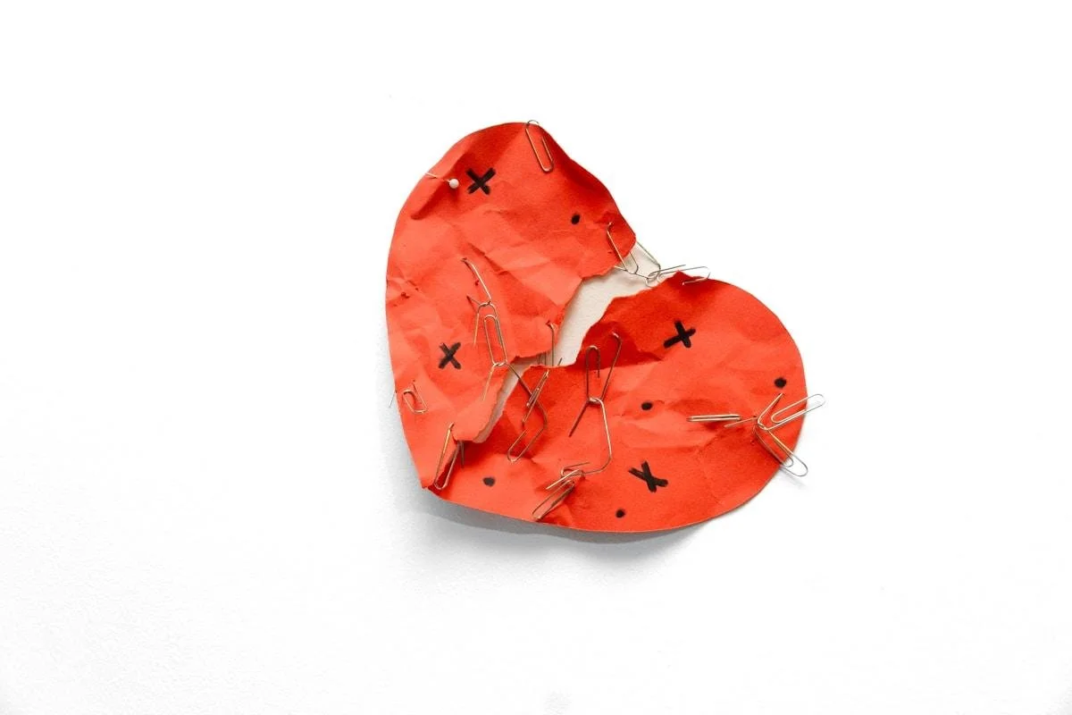 background-broken-heart.jpeg