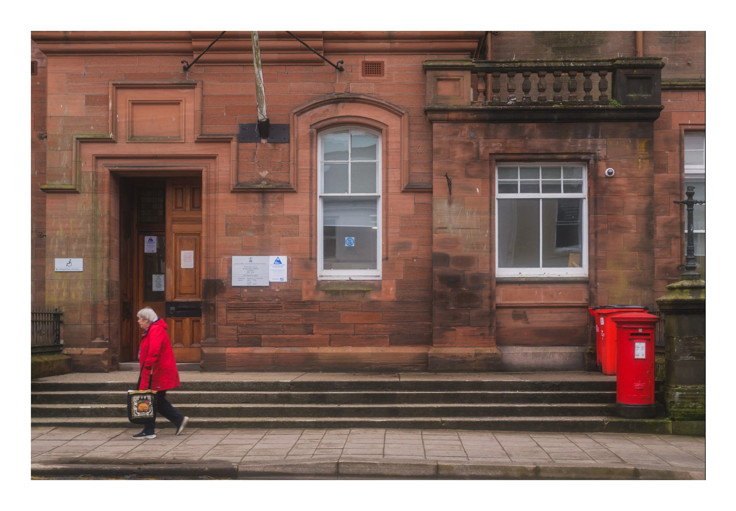 A Splash of Red on the Nith