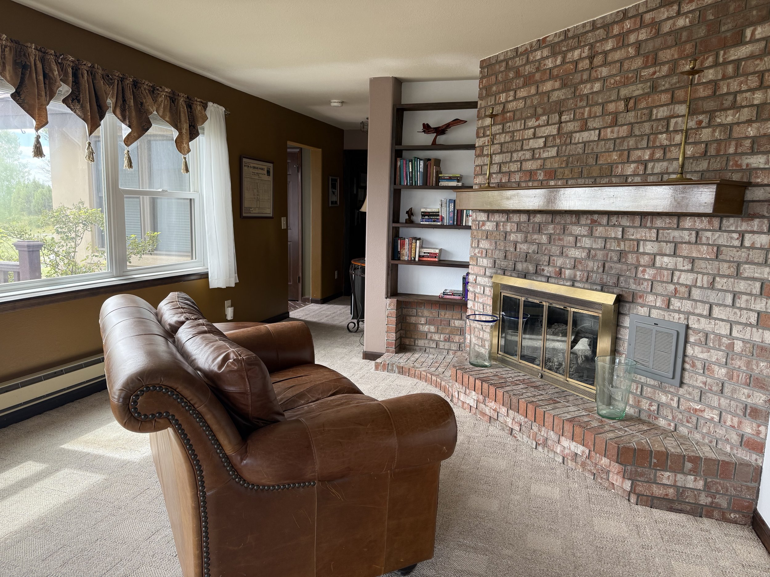 Living room with fireplace