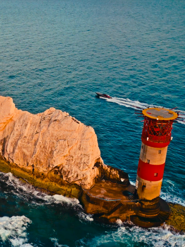 attitude charter luxury powerboat lymington.png