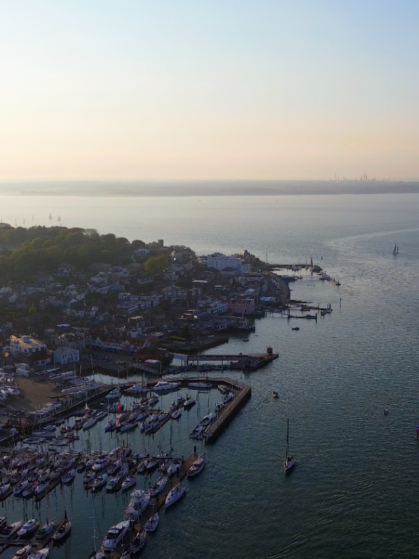 attitude charter luxury powerboat lymington(5).png