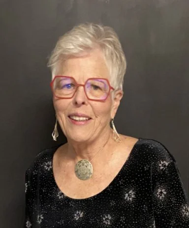 Dr Alice receives Viola Legacy Award