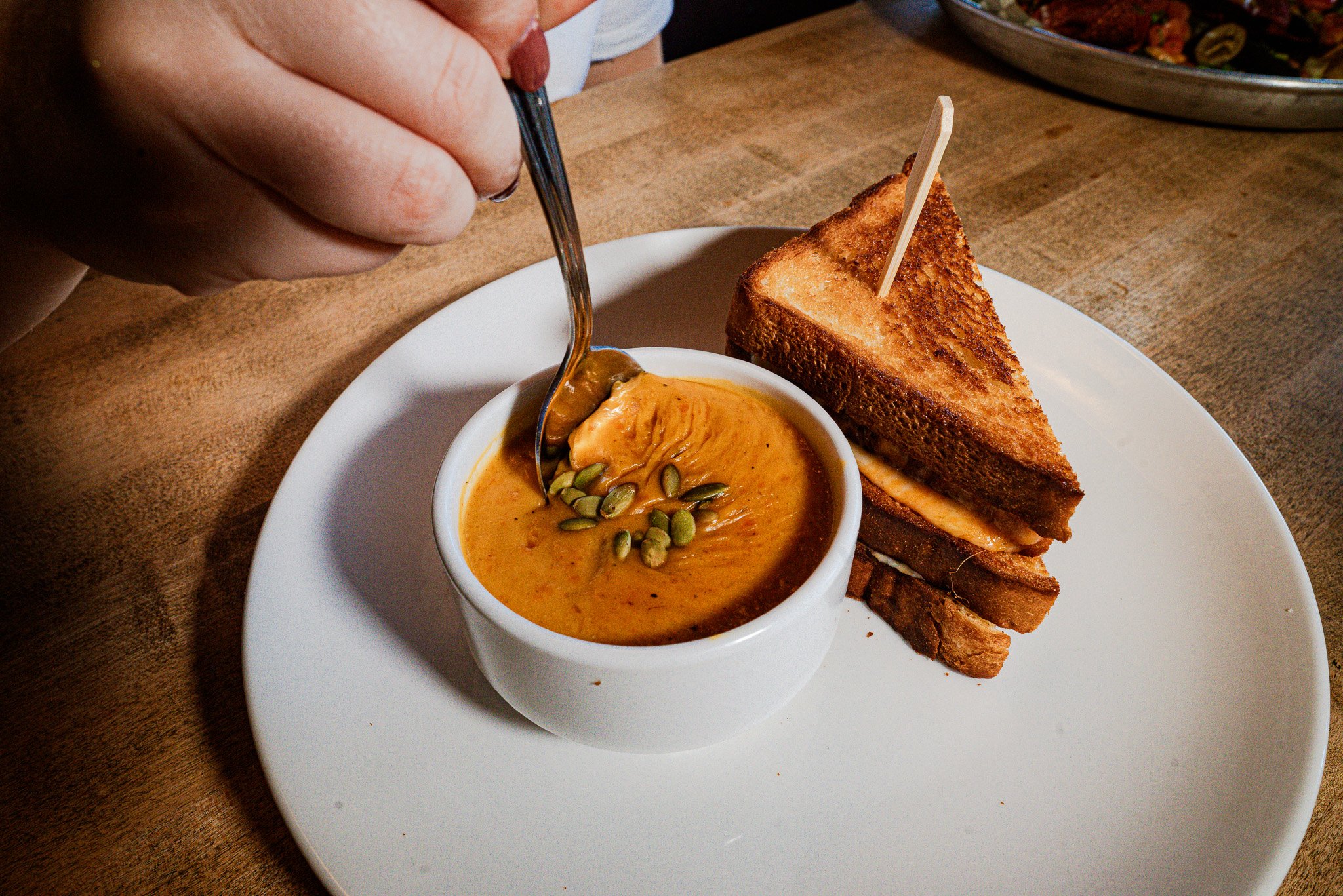 $12 Express Lunch Weekdays at Jonathan’s Lounge